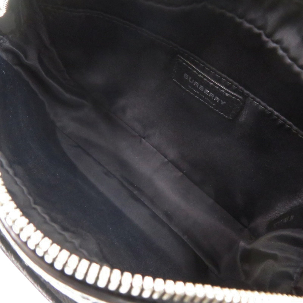 Burberry Black Leather Shoulder Bag (Pre-Owned)