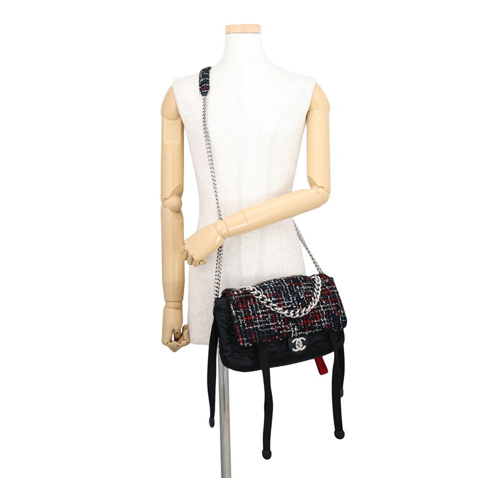 Chanel Black Red Color Tweed Nylon Shoulder Bag (Pre-Owned)
