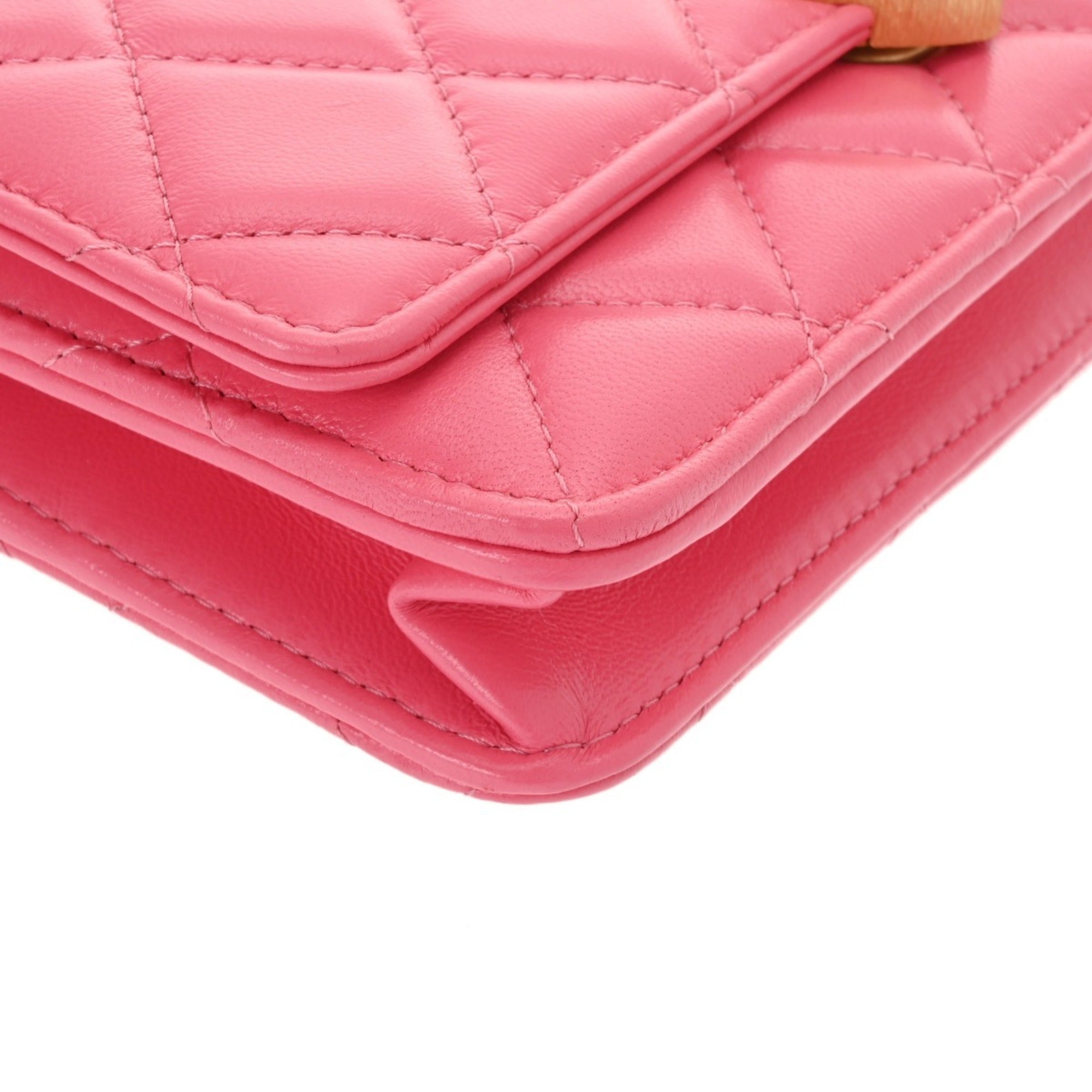 Chanel Pink Leather Shoulder Bag (Pre-Owned)