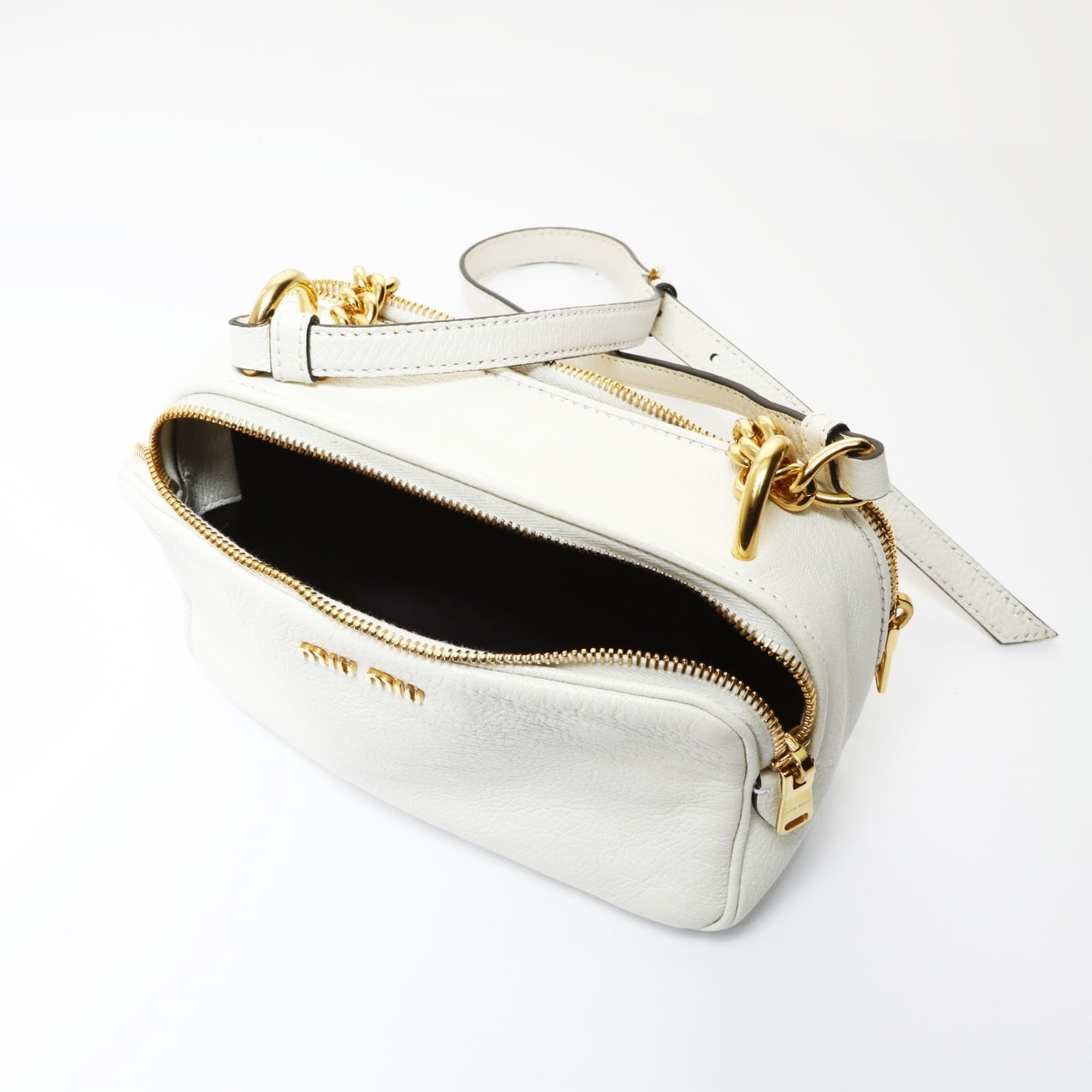 Miu Miu White Leather Shoulder Bag (Pre-Owned)
