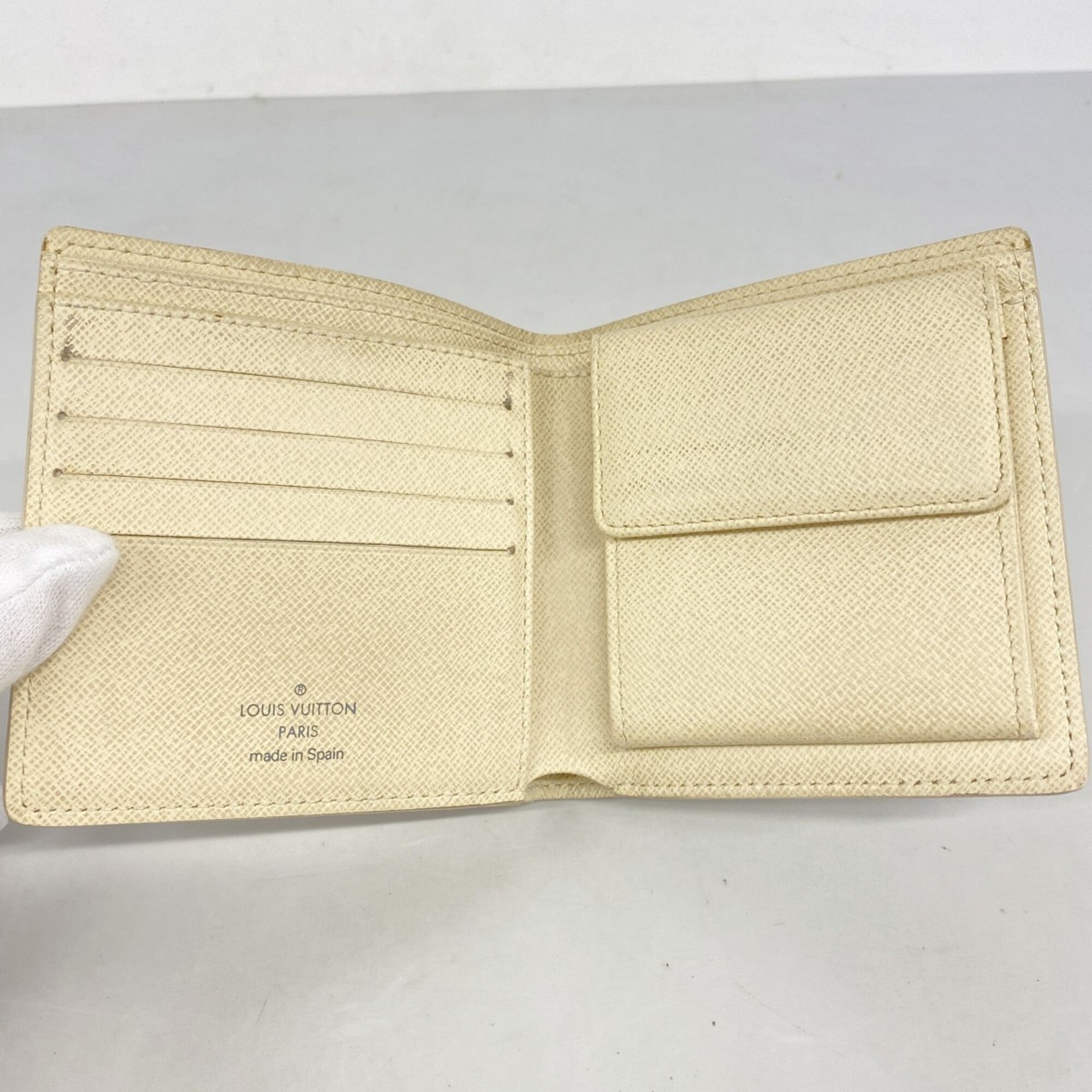 Louis Vuitton White Wallet (Bi-Fold) (Pre-Owned)