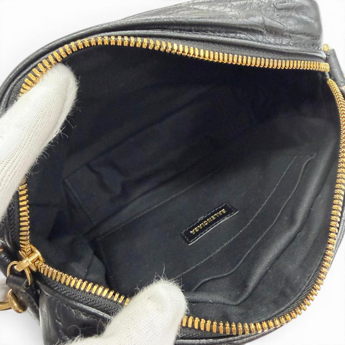 Balenciaga Black Leather Shoulder Bag (Pre-Owned)