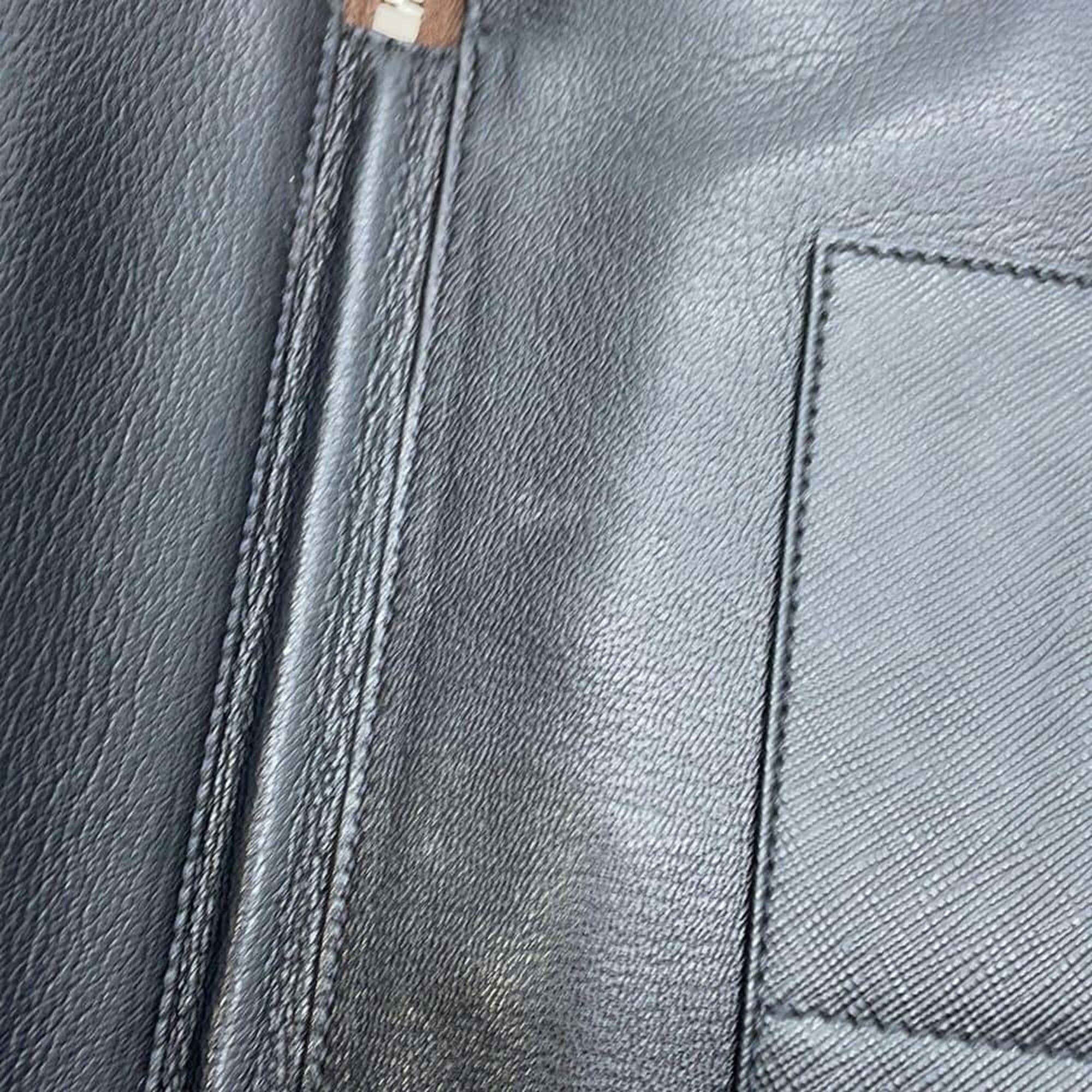 Prada Brown Leather Clutch Bag (Pre-Owned)