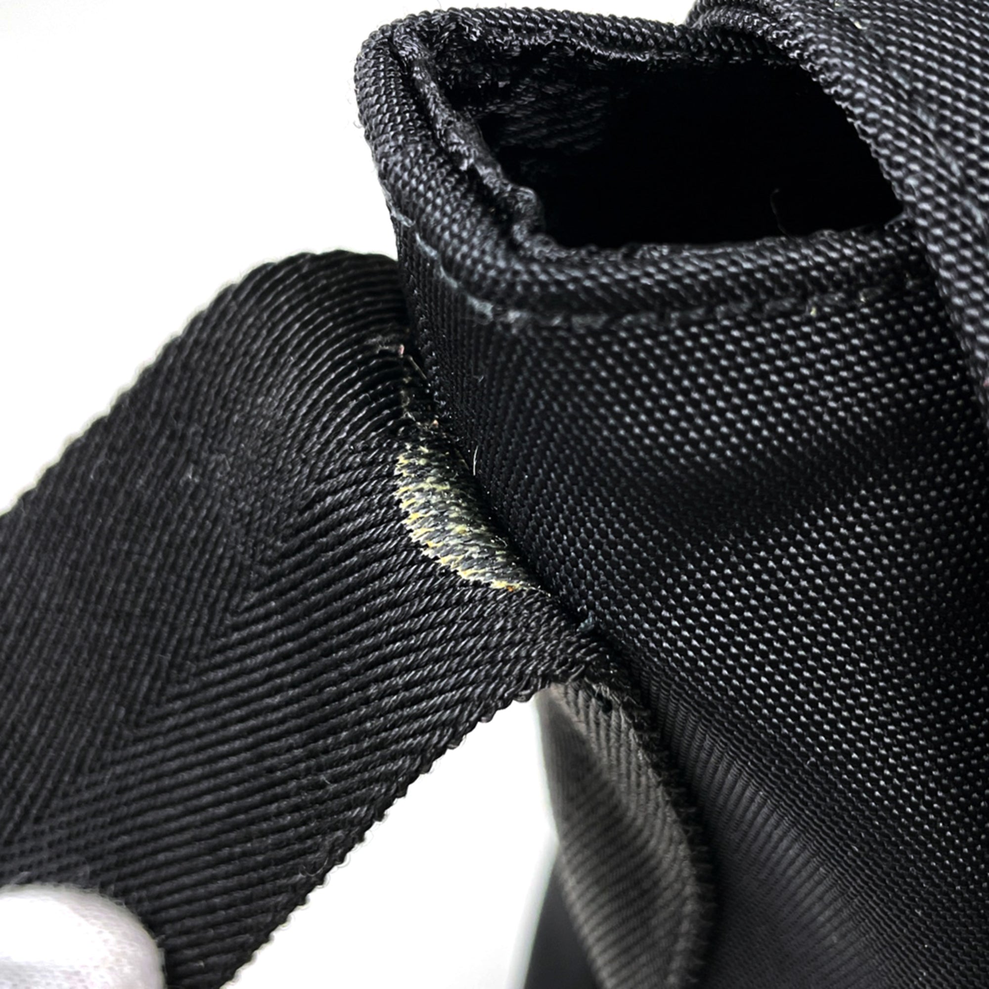 Gucci Nylon Leather Shoulder Bag (Pre-Owned)