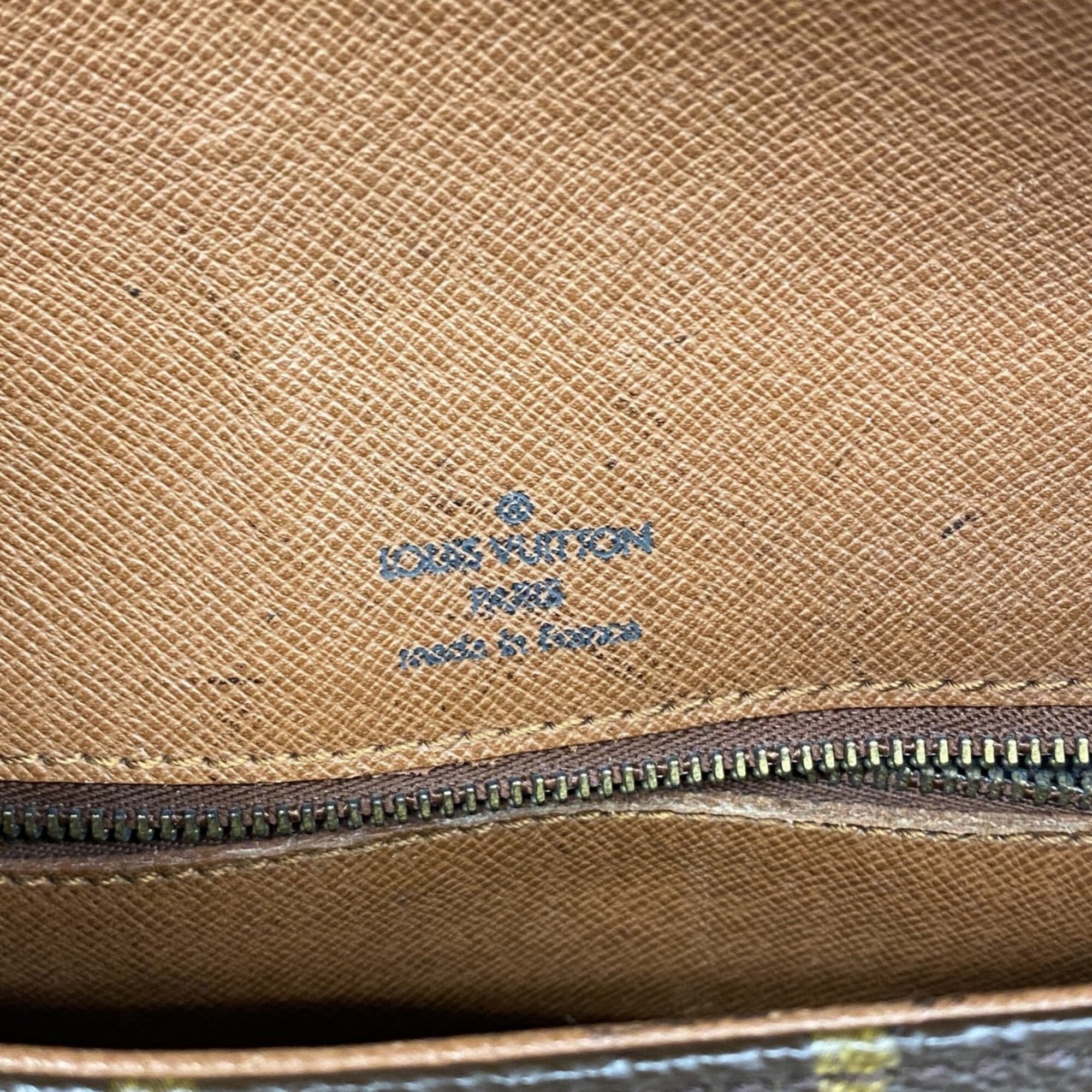 Louis Vuitton Brown Shoulder Bag (Pre-Owned)