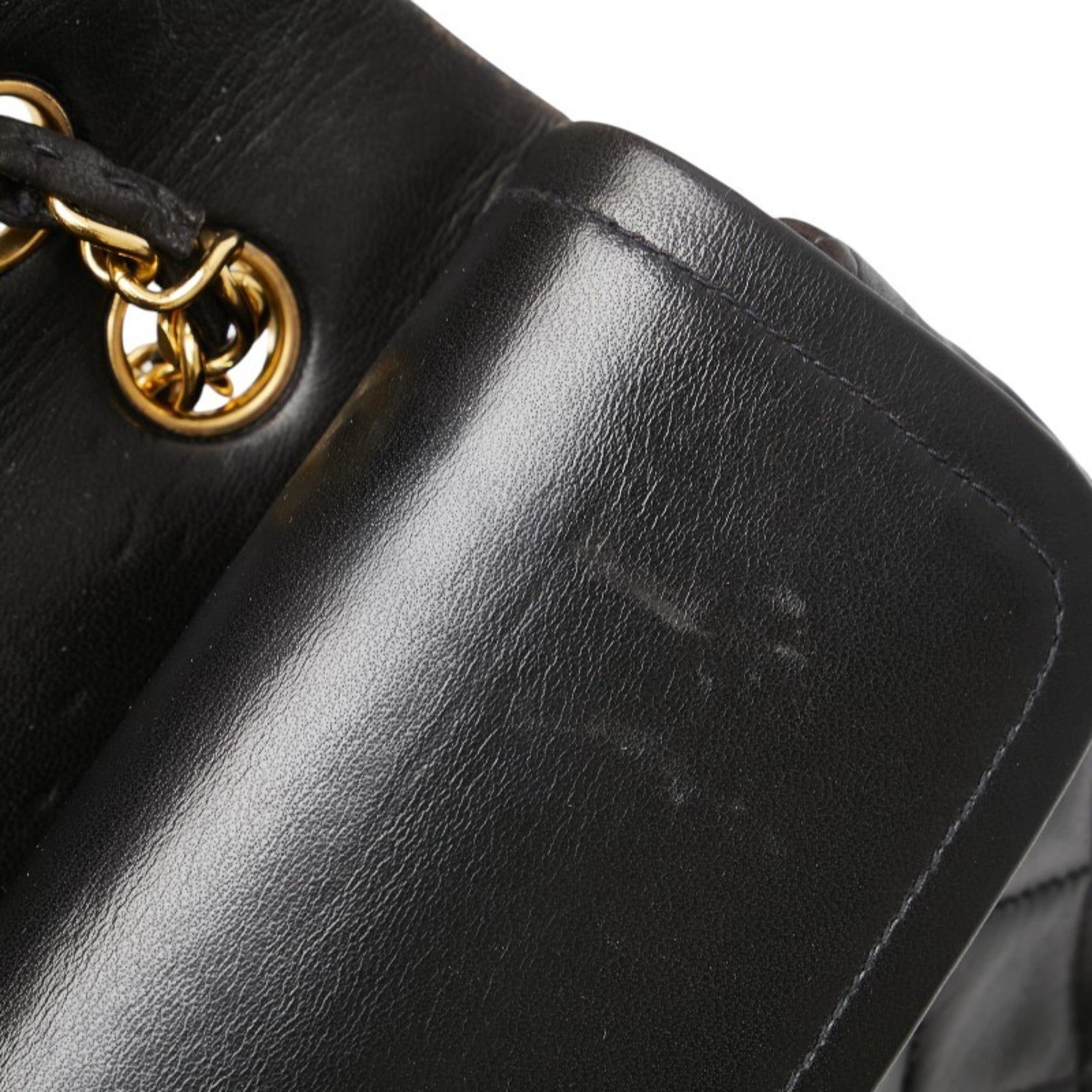 Chanel Black Leather Shoulder Bag (Pre-Owned)