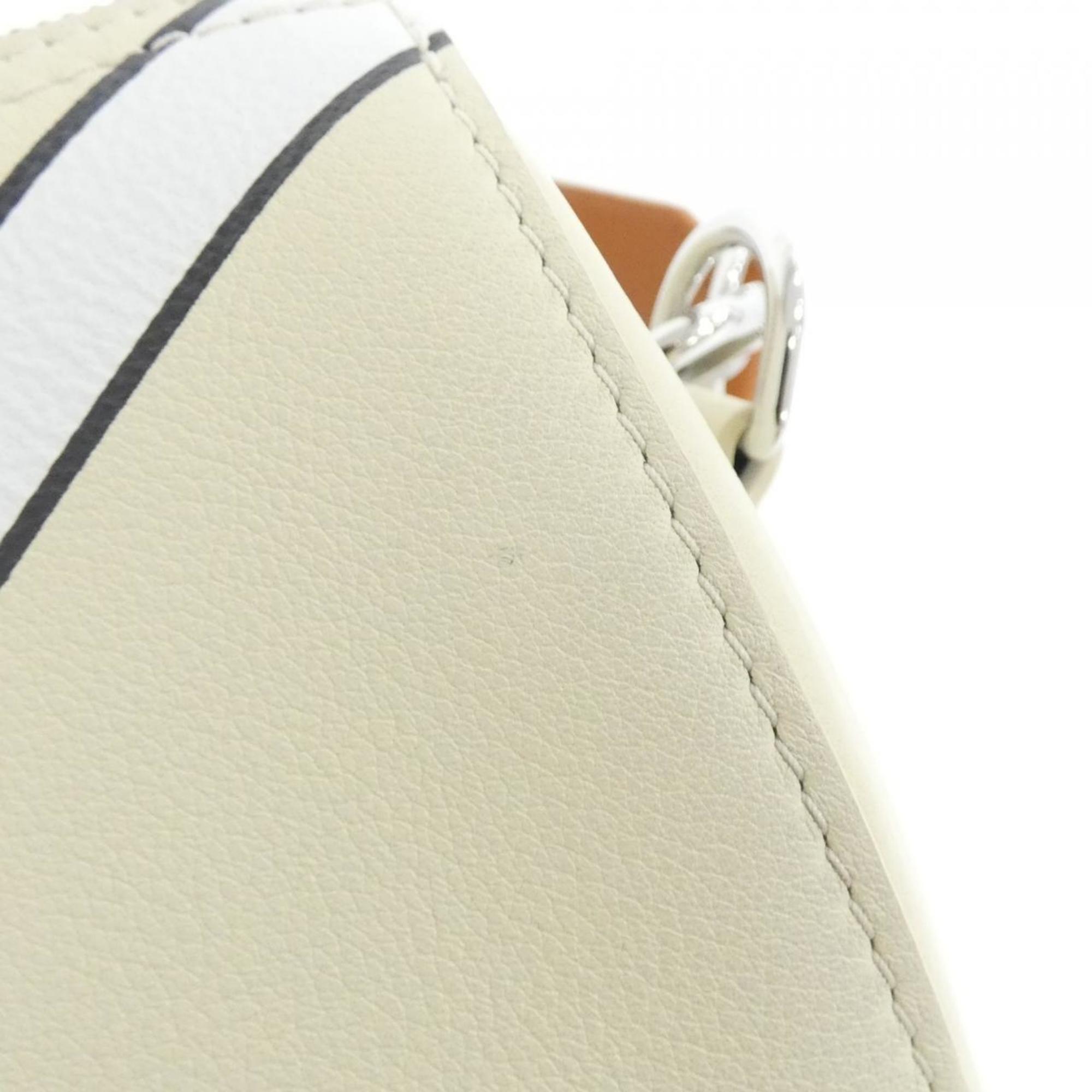 Louis Vuitton Cream Leather Shoulder Bag (Pre-Owned)