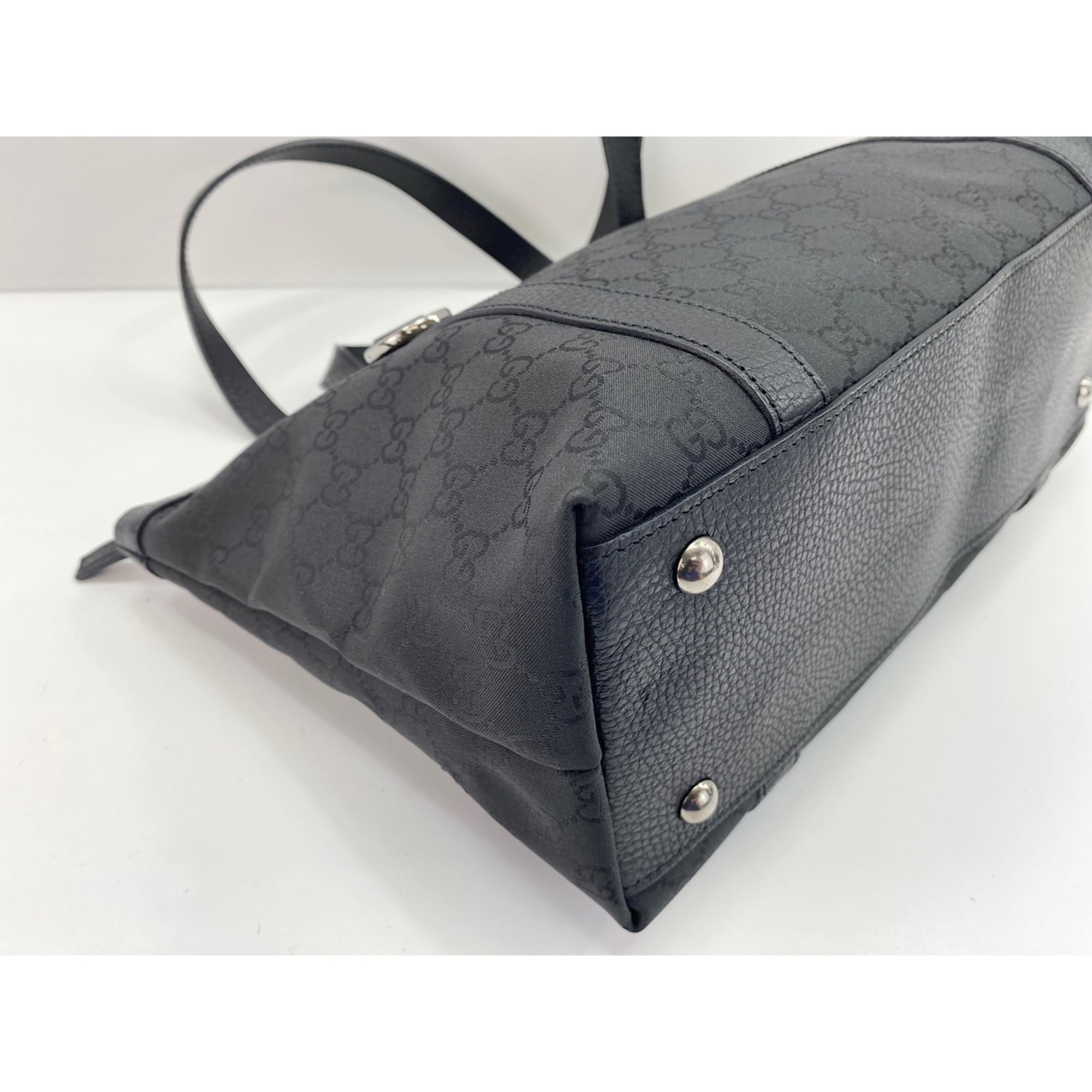 Gucci Black Nylon Tote Bag (Pre-Owned)