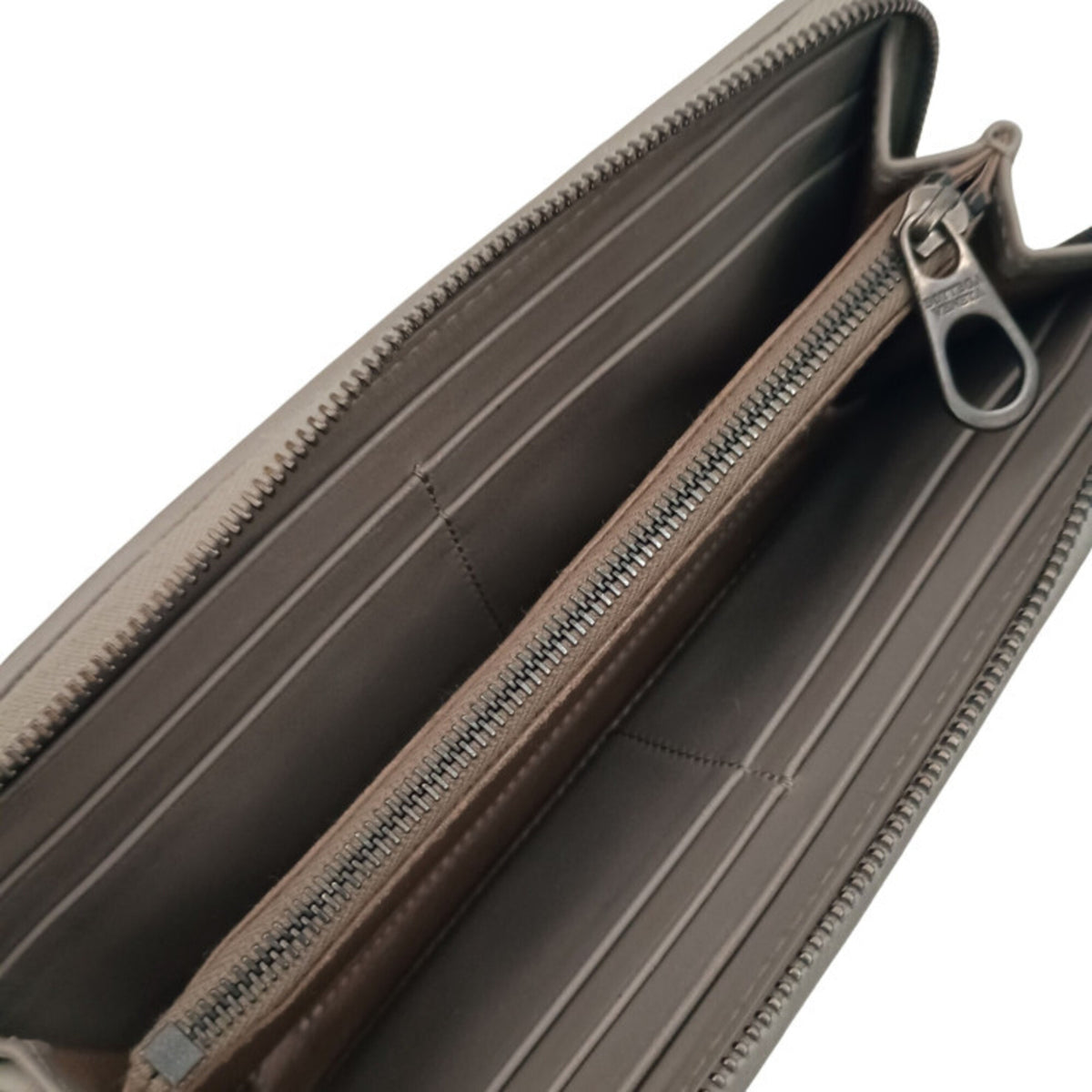 Bottega Veneta Gray Leather Long Wallet (Bi-Fold) (Pre-Owned)