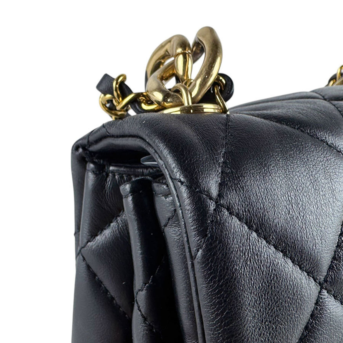 Chanel Black Leather Shoulder Bag (Pre-Owned)
