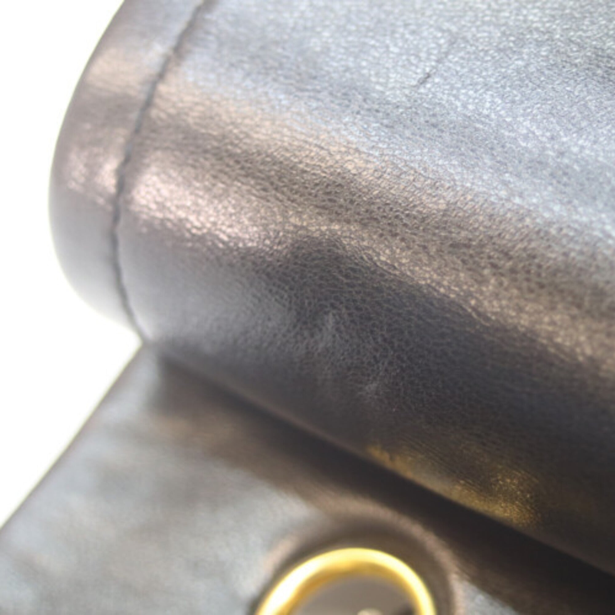 Chanel Black Leather Shoulder Bag (Pre-Owned)