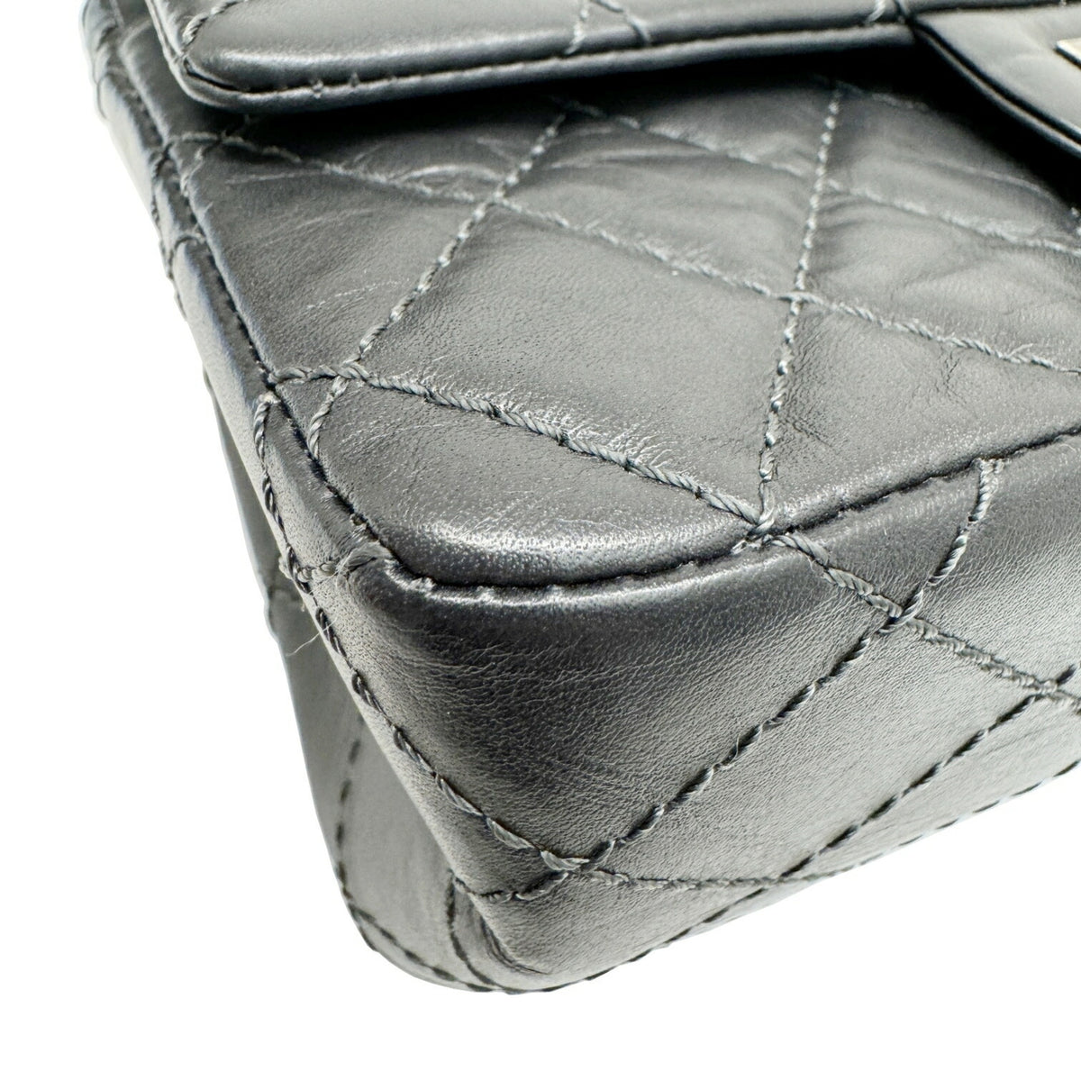 Chanel Dark Gray Leather Shoulder Bag (Pre-Owned)