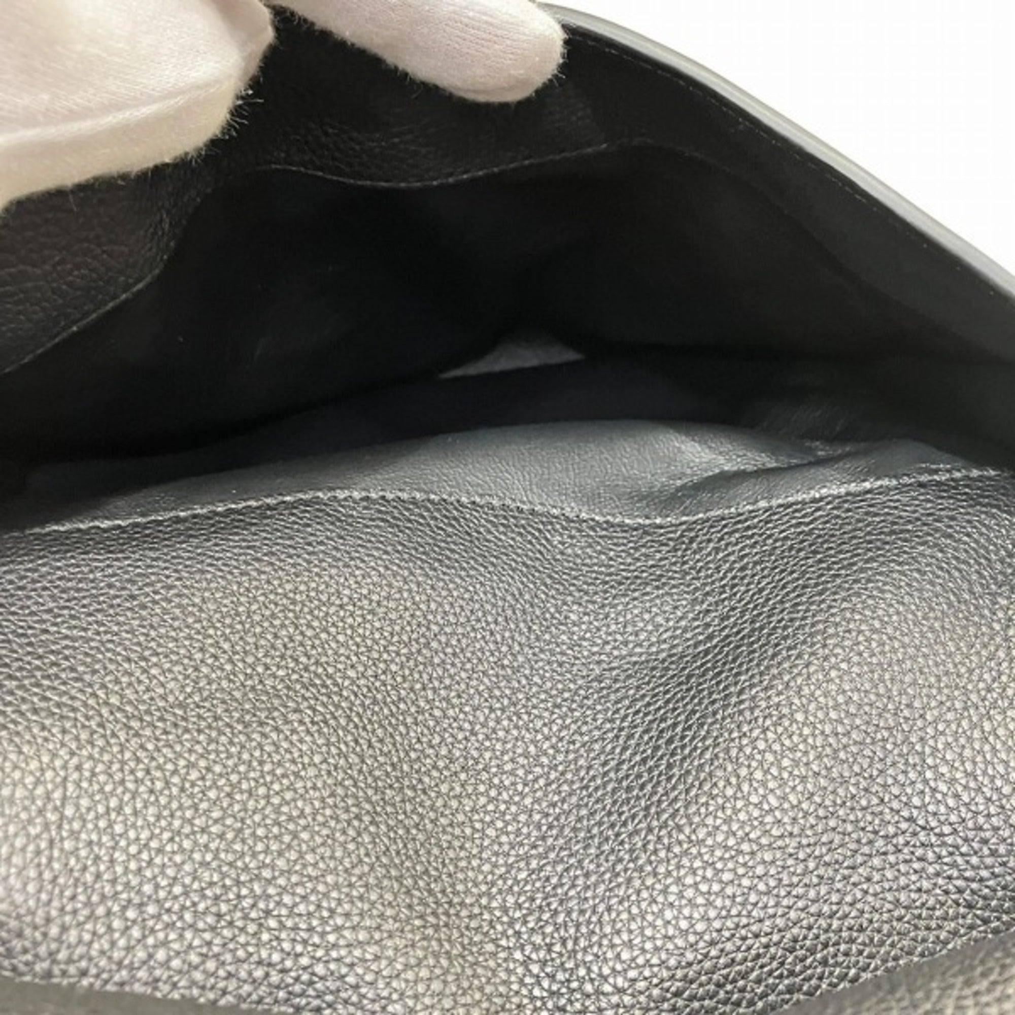 Salvatore Ferragamo Black Leather Handbag Shoulder Bag (Pre-Owned)
