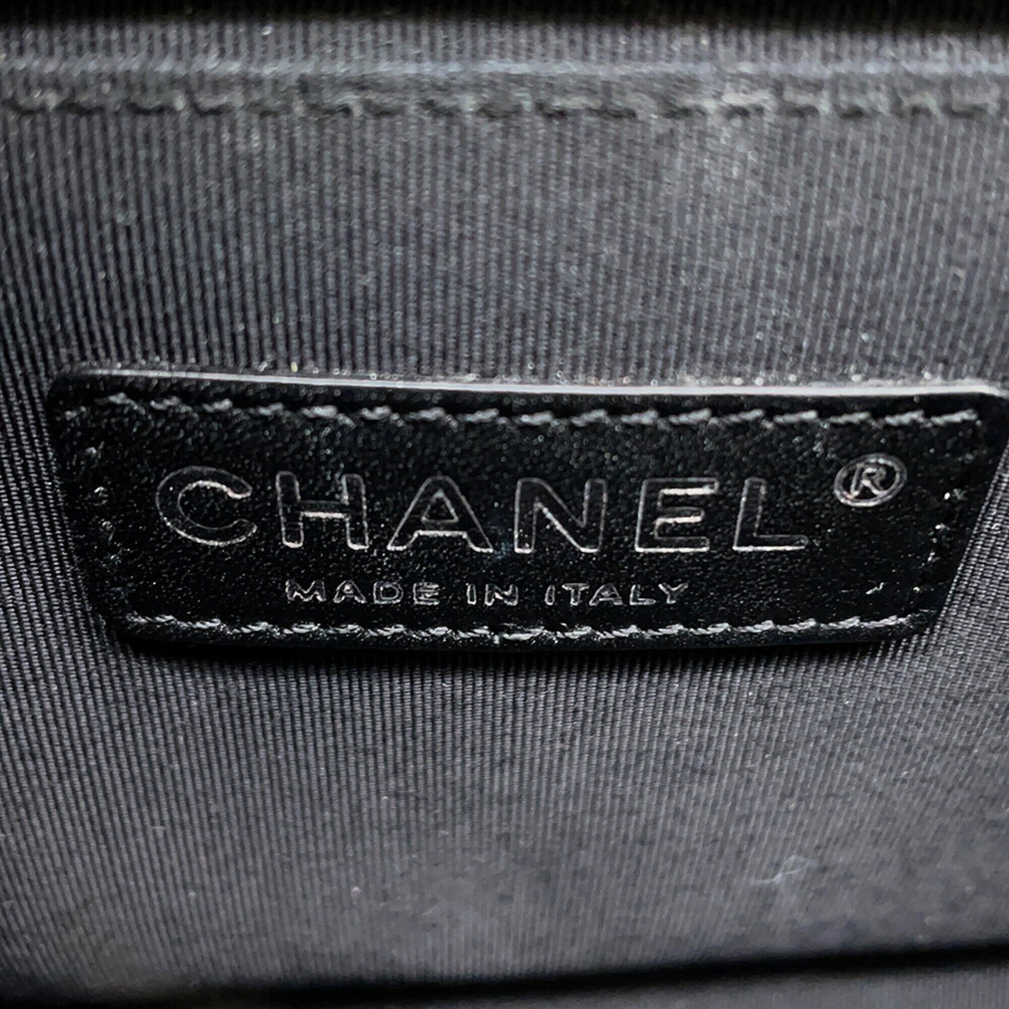 Chanel Black Patent Leather Shoulder Bag (Pre-Owned)