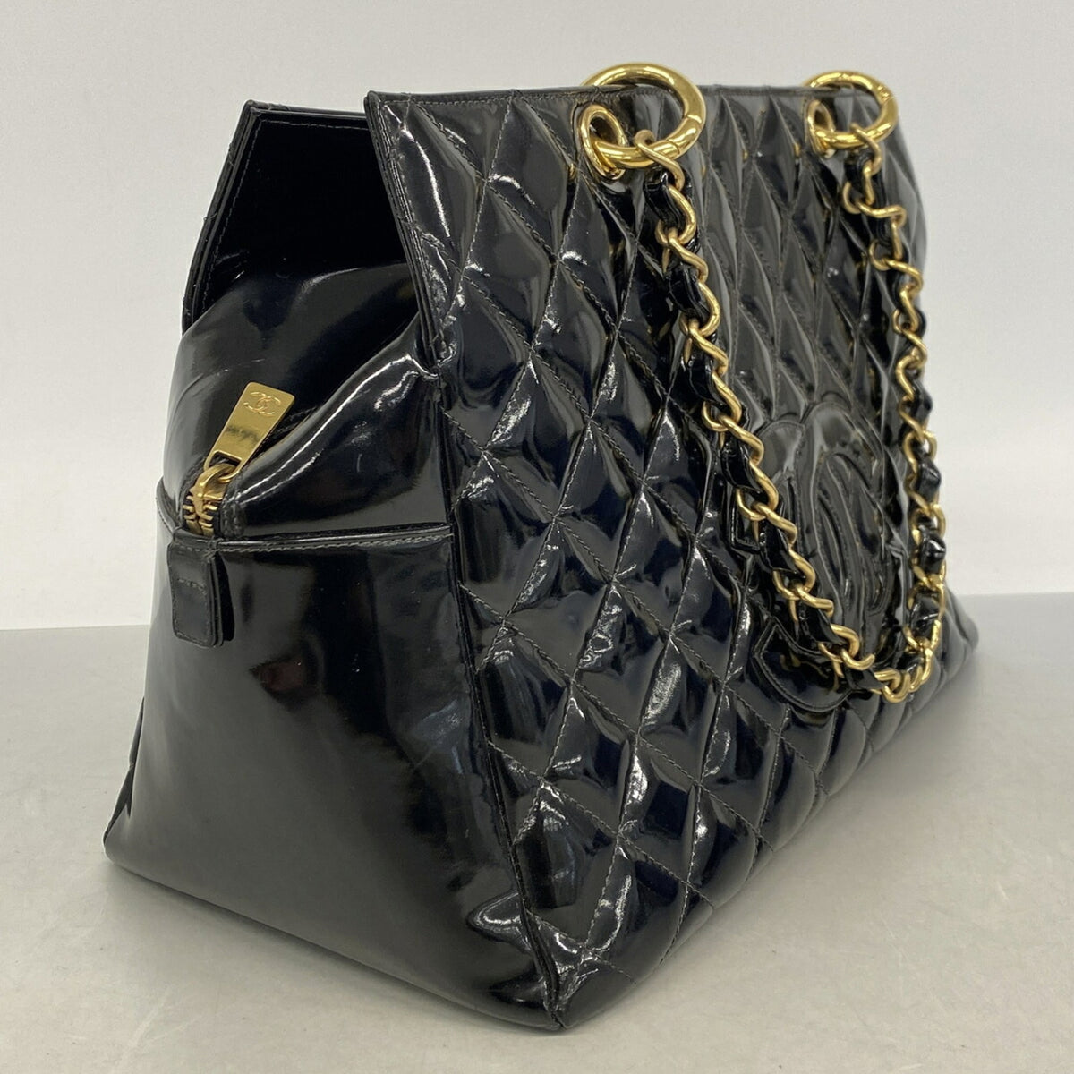 Chanel Black Patent Leather Tote Bag (Pre-Owned)