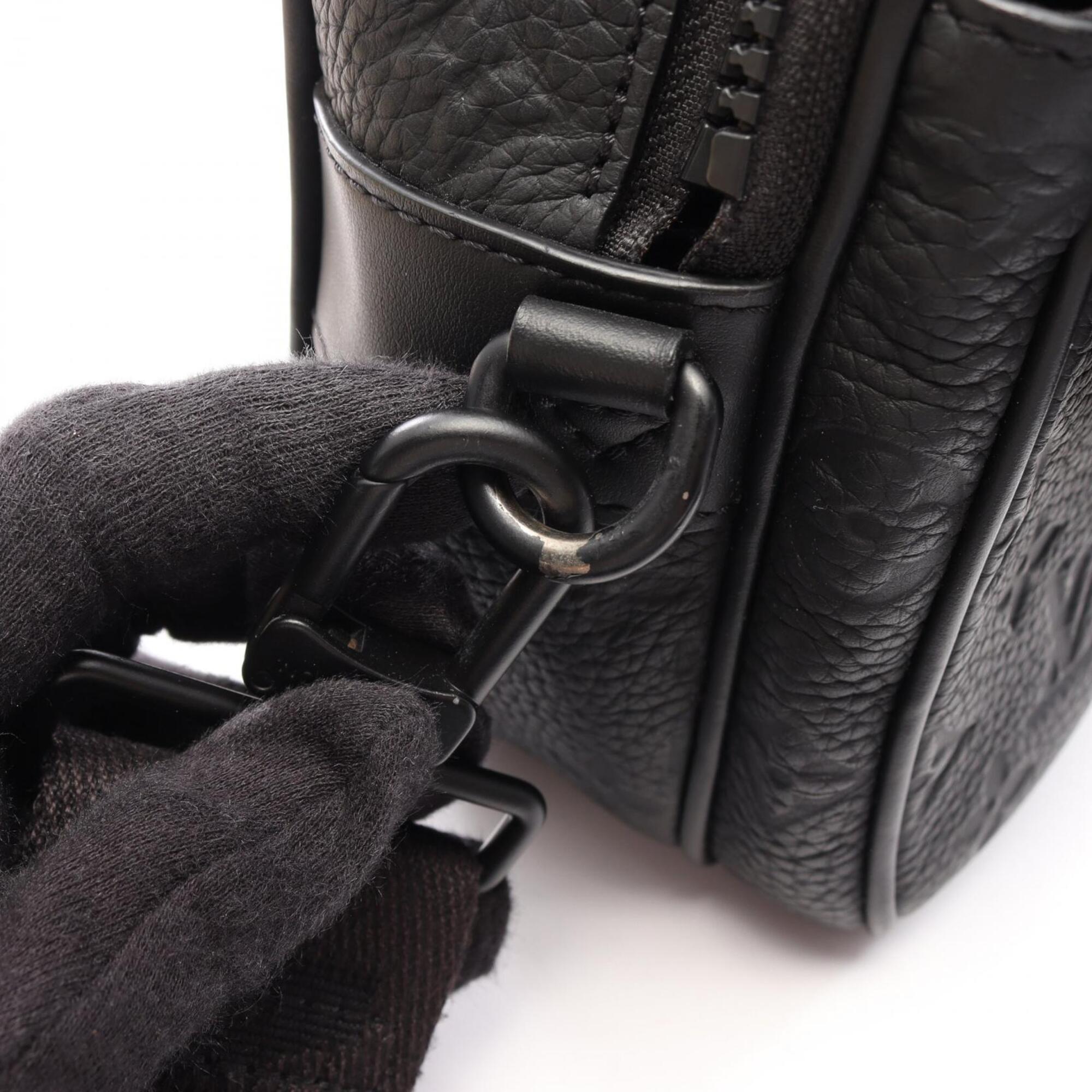 Louis Vuitton Black Leather Handbag (Pre-Owned)
