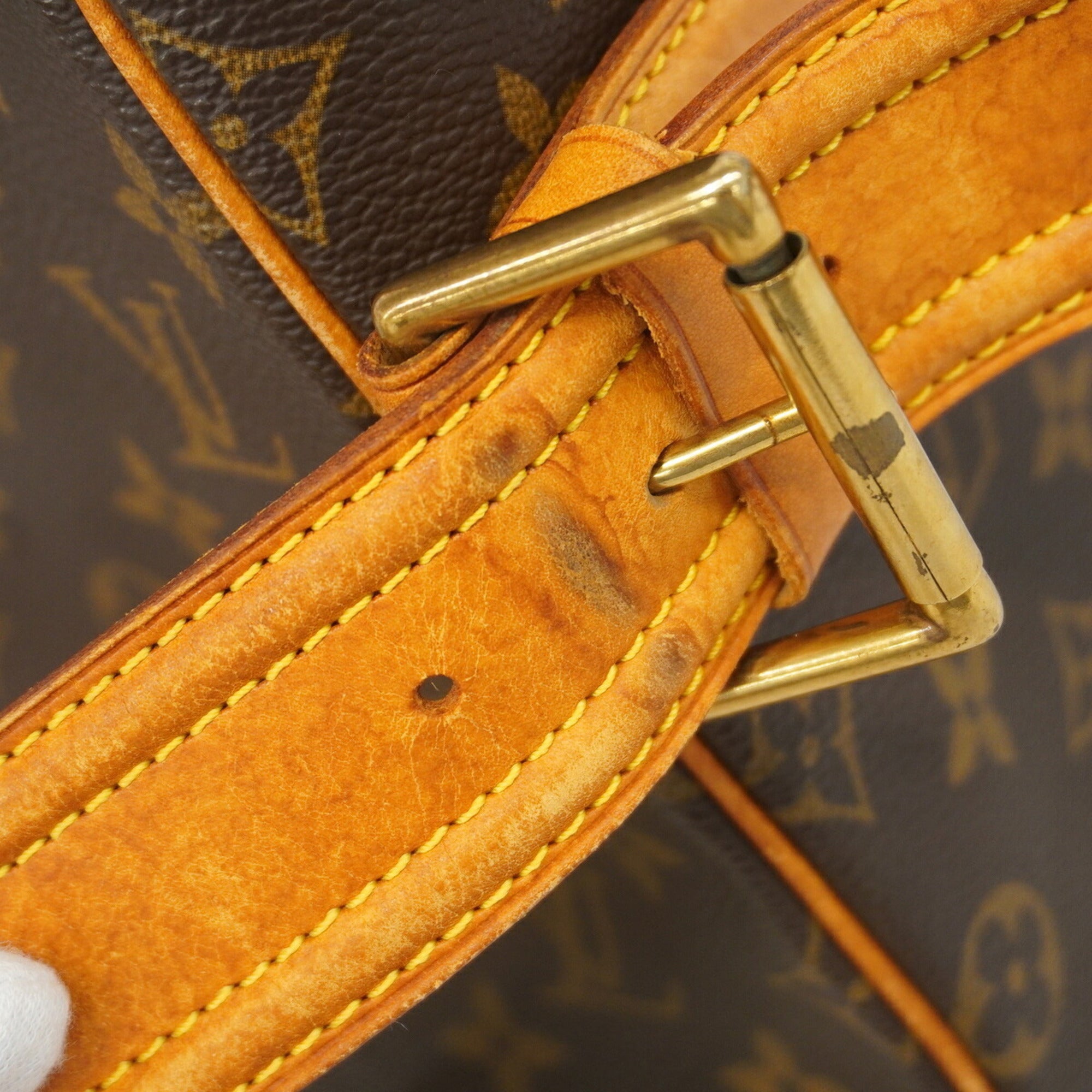 Louis Vuitton Brown Shoulder Bag (Pre-Owned)