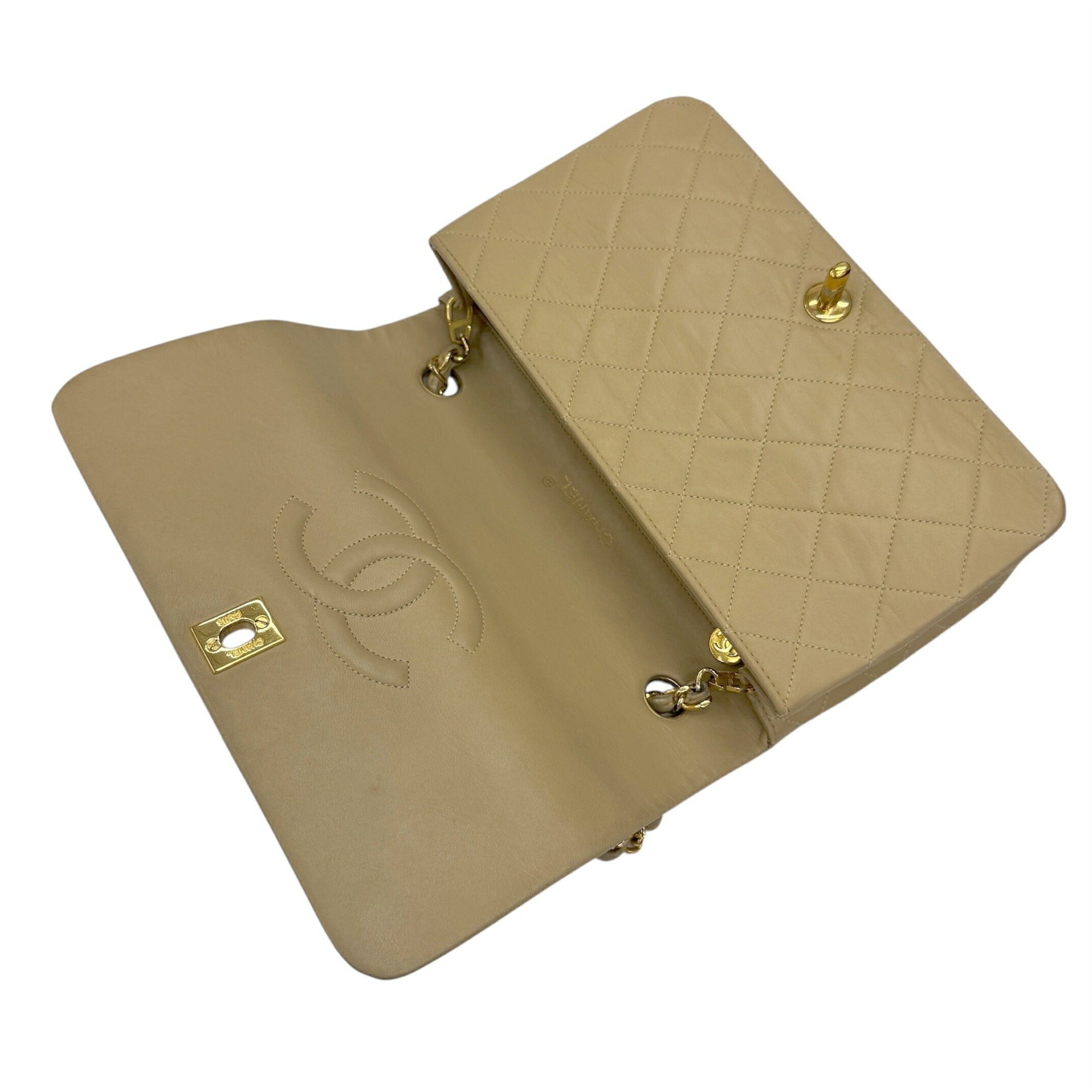 Chanel Matelasse Beige Leather Shoulder Bag (Pre-Owned)