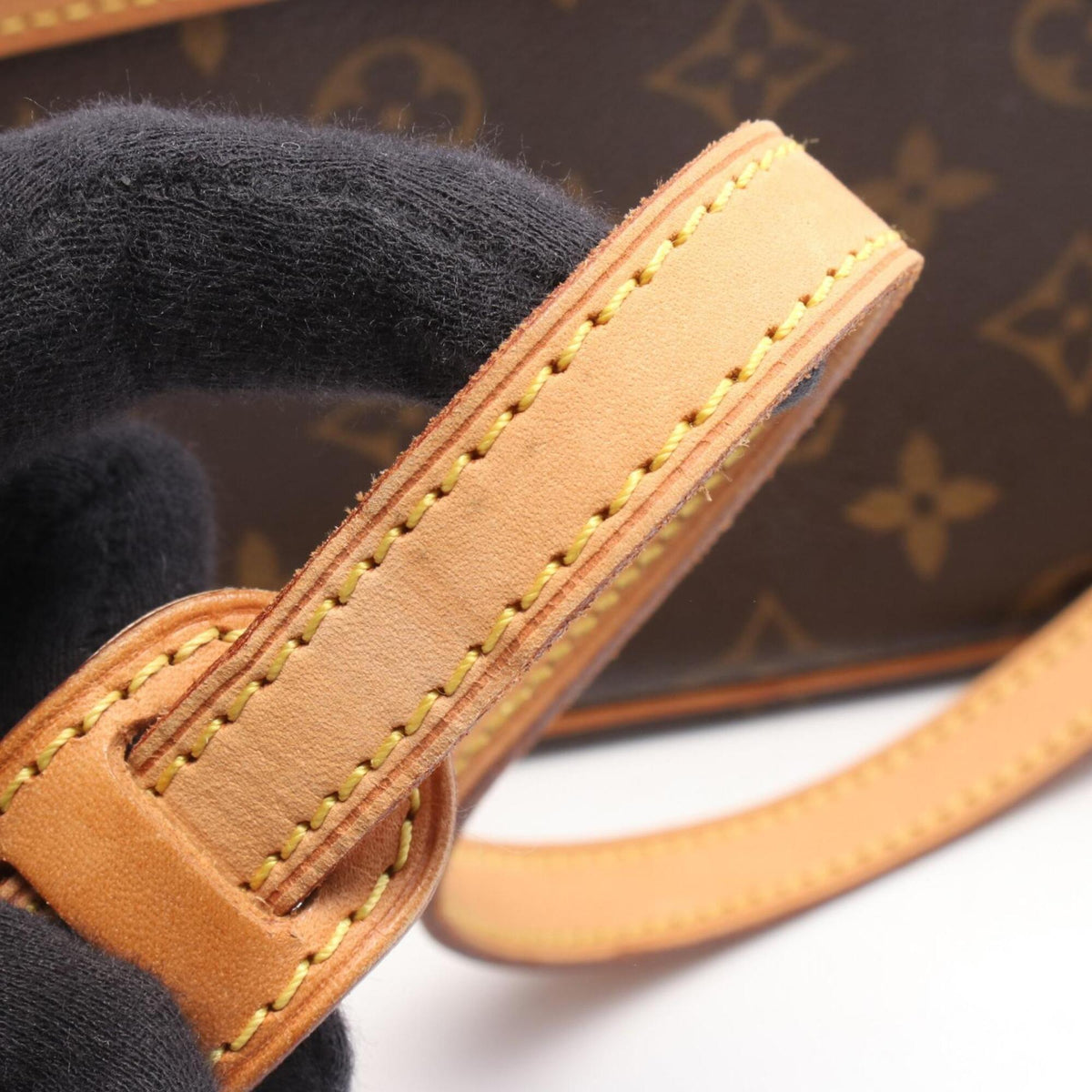 Louis Vuitton Brown Coated Canvas Pvc Monogram Leather Handbag Shoulder Bag (Pre-Owned)