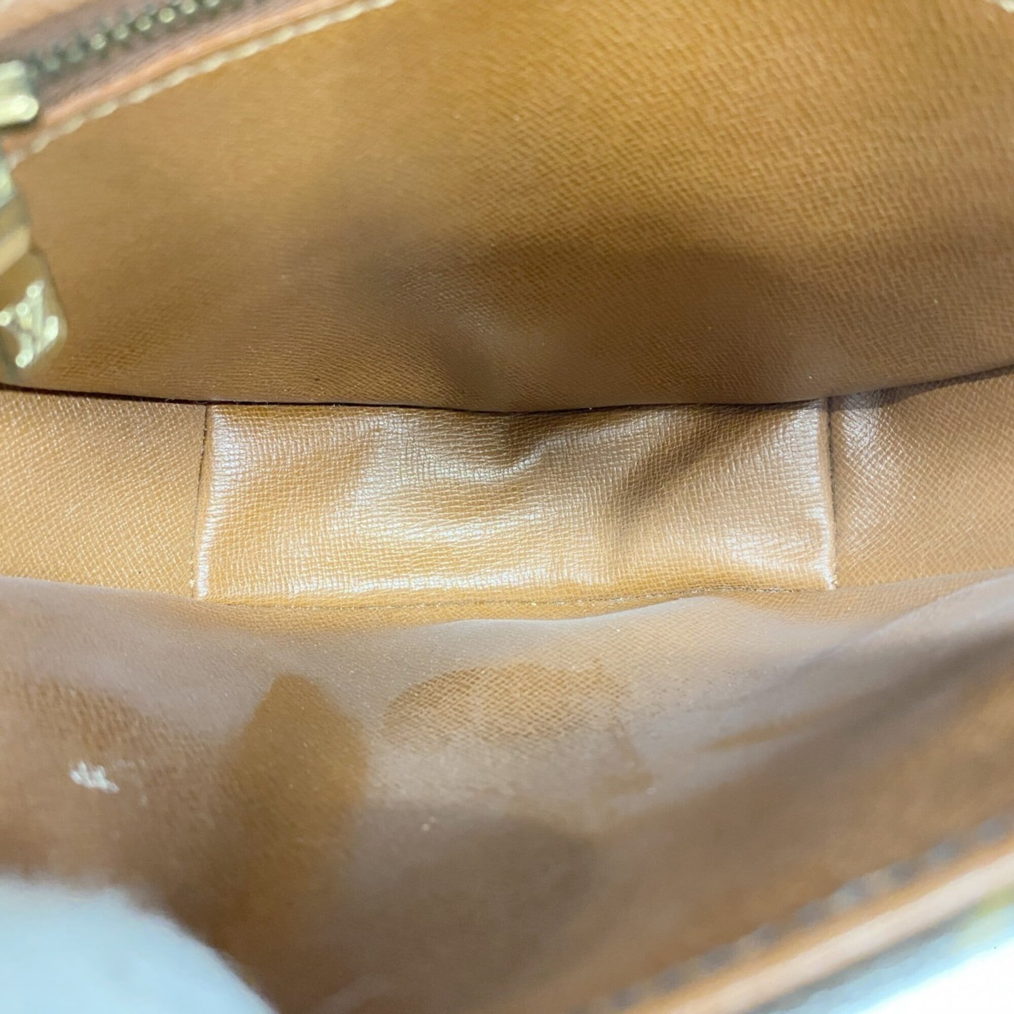 Louis Vuitton Brown Shoulder Bag (Pre-Owned)