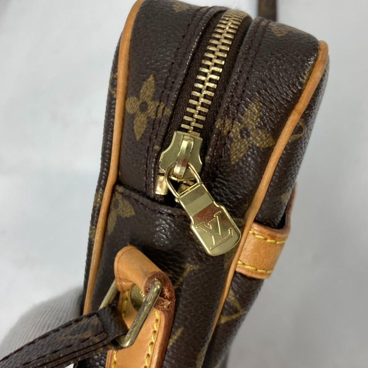 Louis Vuitton Brown Monogram Monogram Pochette Shoulder Bag (Pre-Owned)