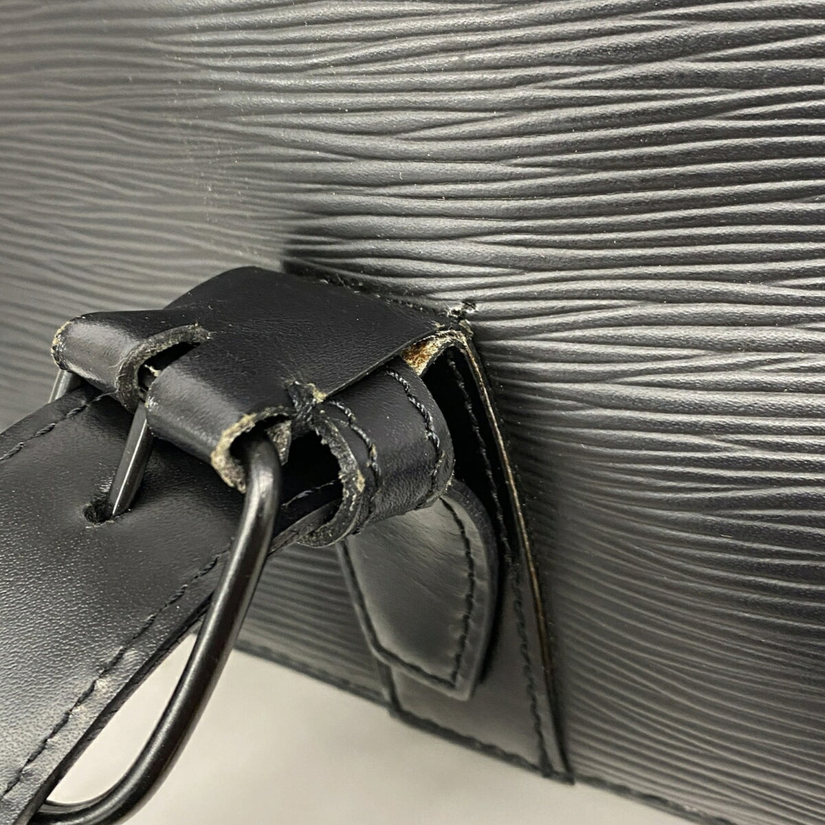 Louis Vuitton Noir Sling Bag (Pre-Owned)
