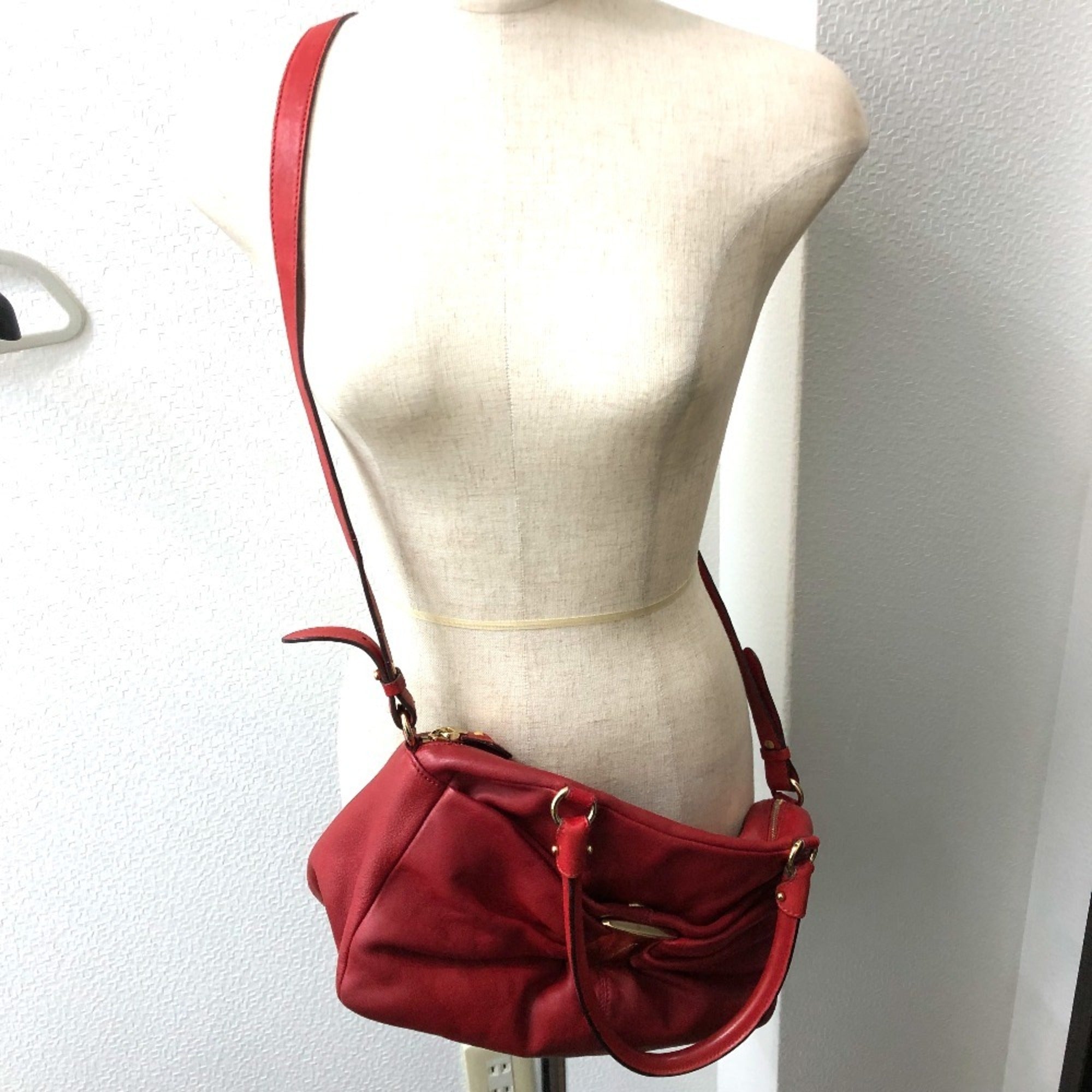 Salvatore Ferragamo Red Color Leather Handbag (Pre-Owned)