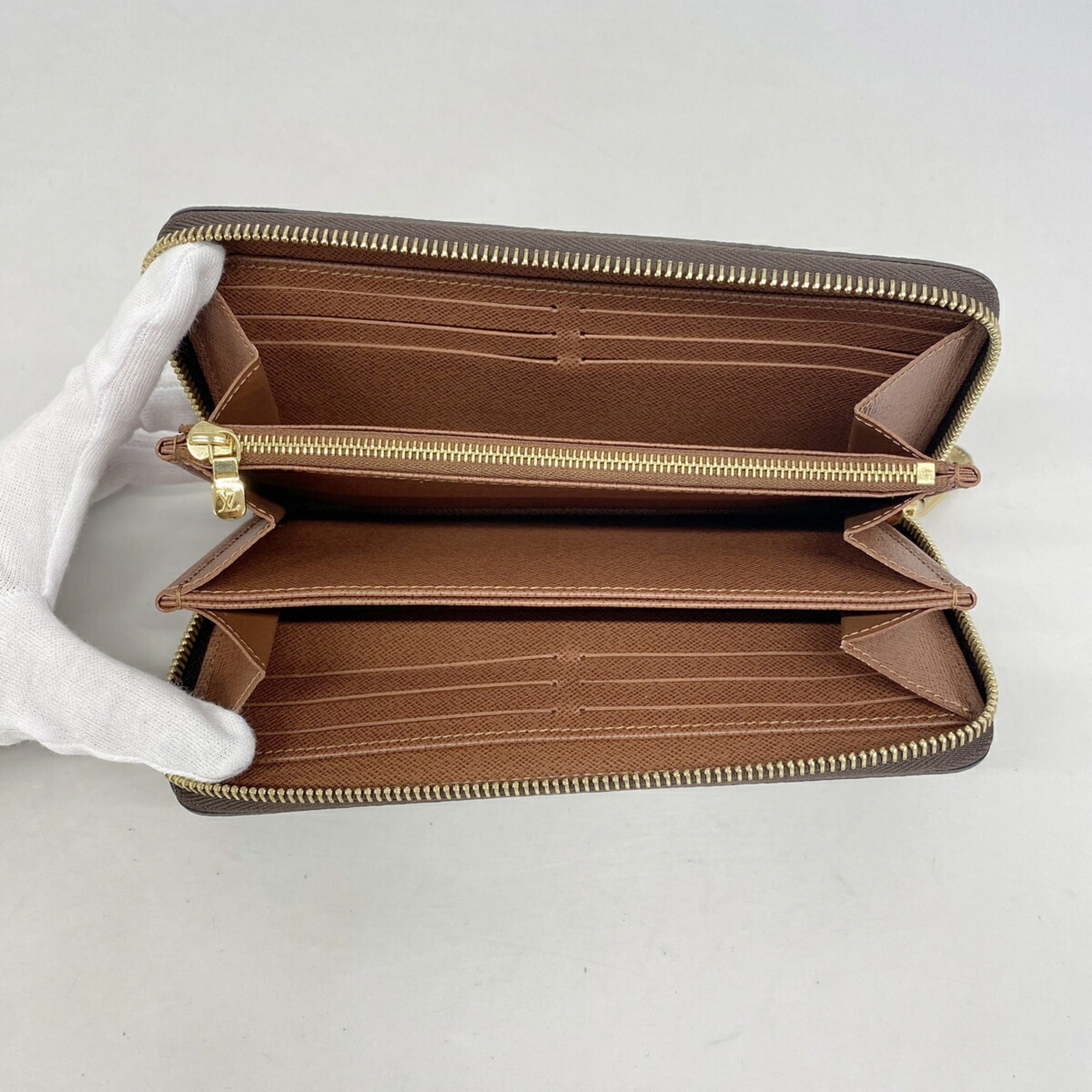 Louis Vuitton Brown Long Wallet (Bi-Fold) (Pre-Owned)