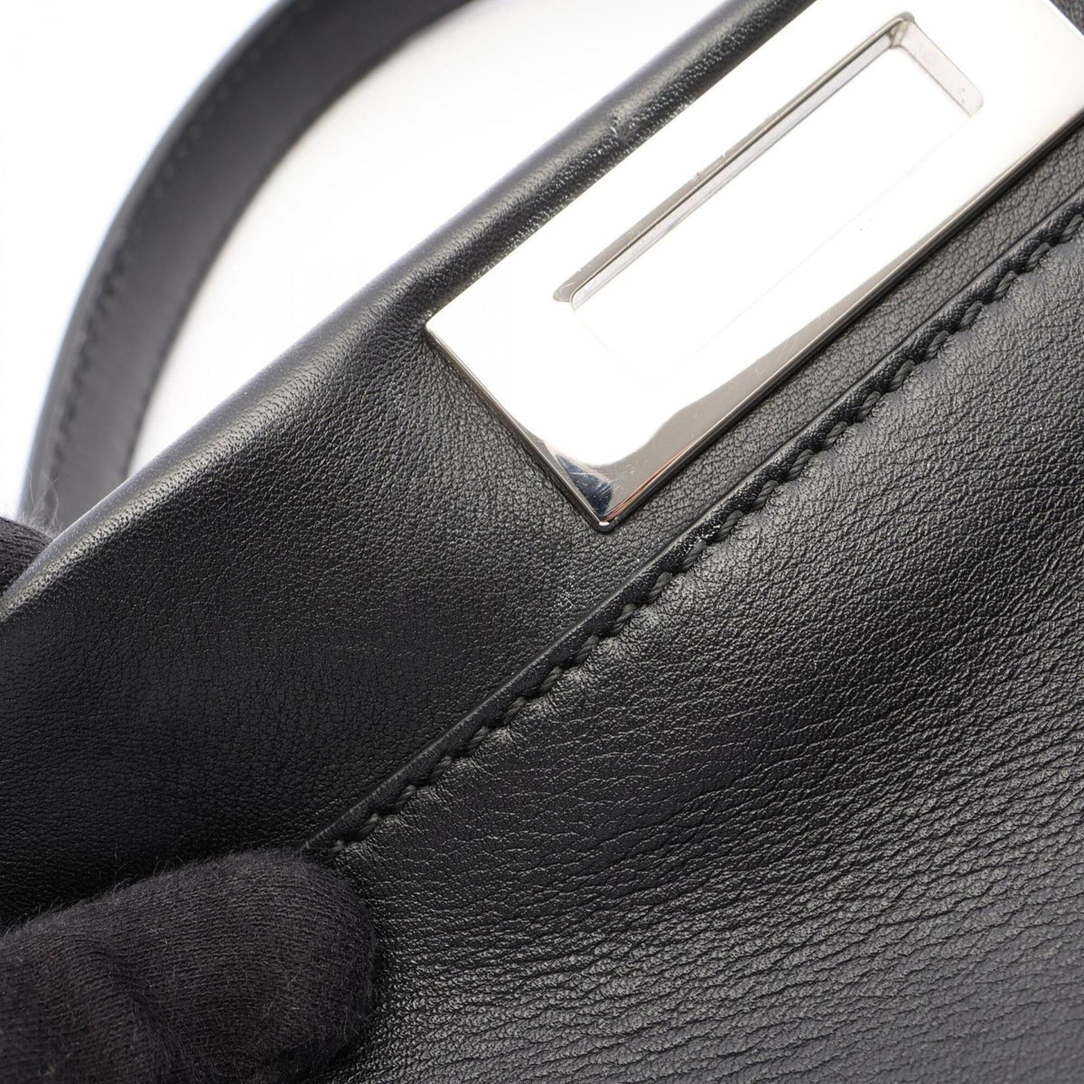 Fendi Black Leather Handbag (Pre-Owned)