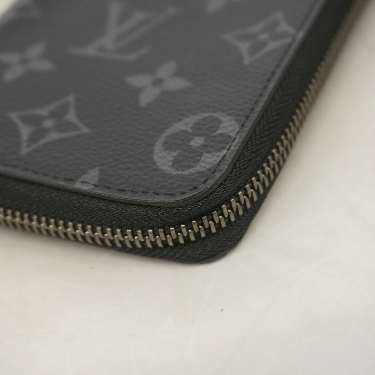 Louis Vuitton Black Long Wallet (Bi-Fold) (Pre-Owned)