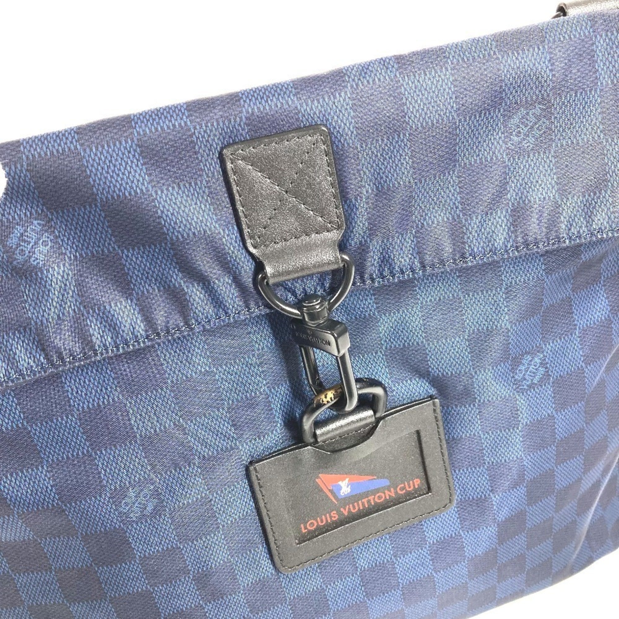 Louis Vuitton Blue Nylon Shoulder Bag (Pre-Owned)