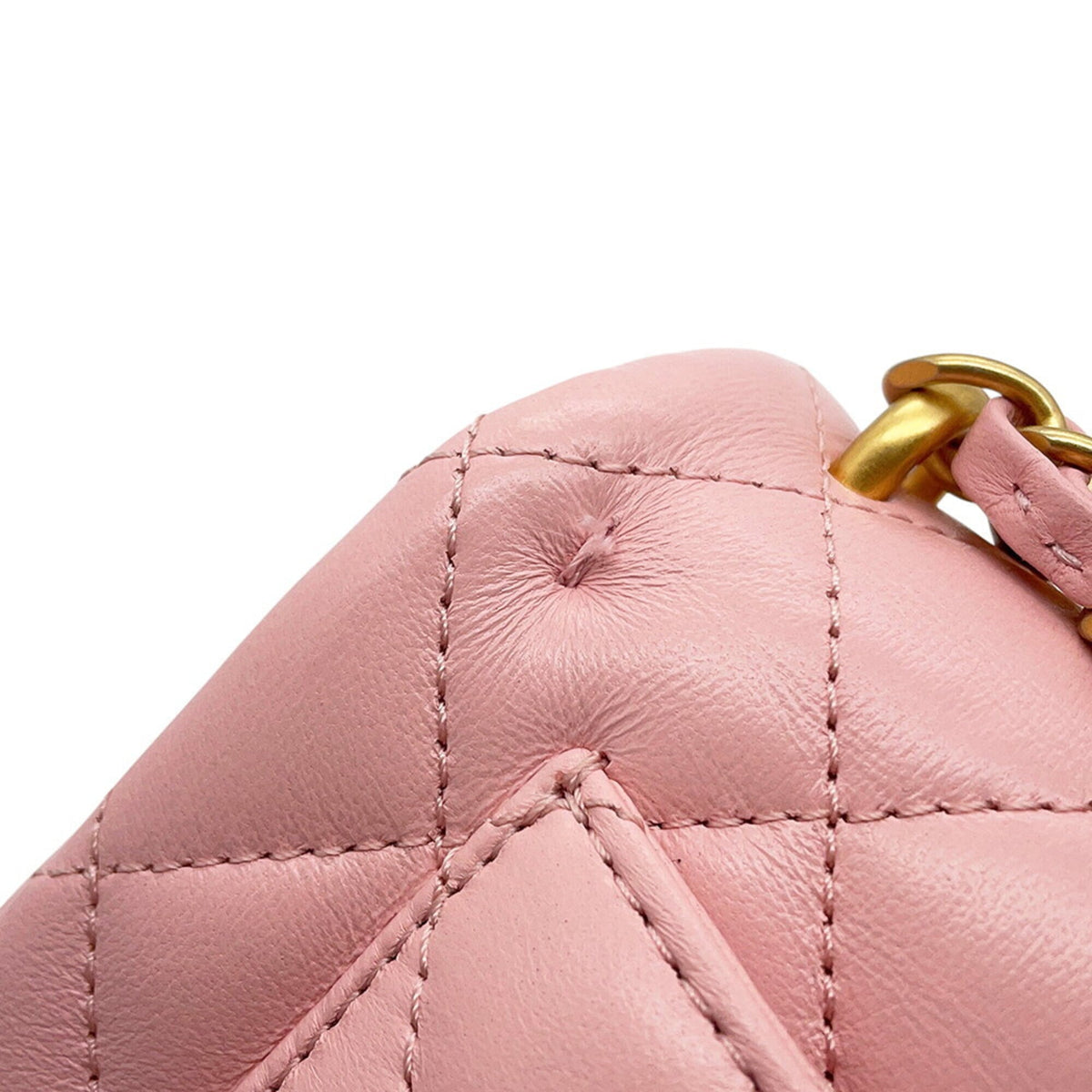 Chanel Pink Leather Shoulder Bag (Pre-Owned)