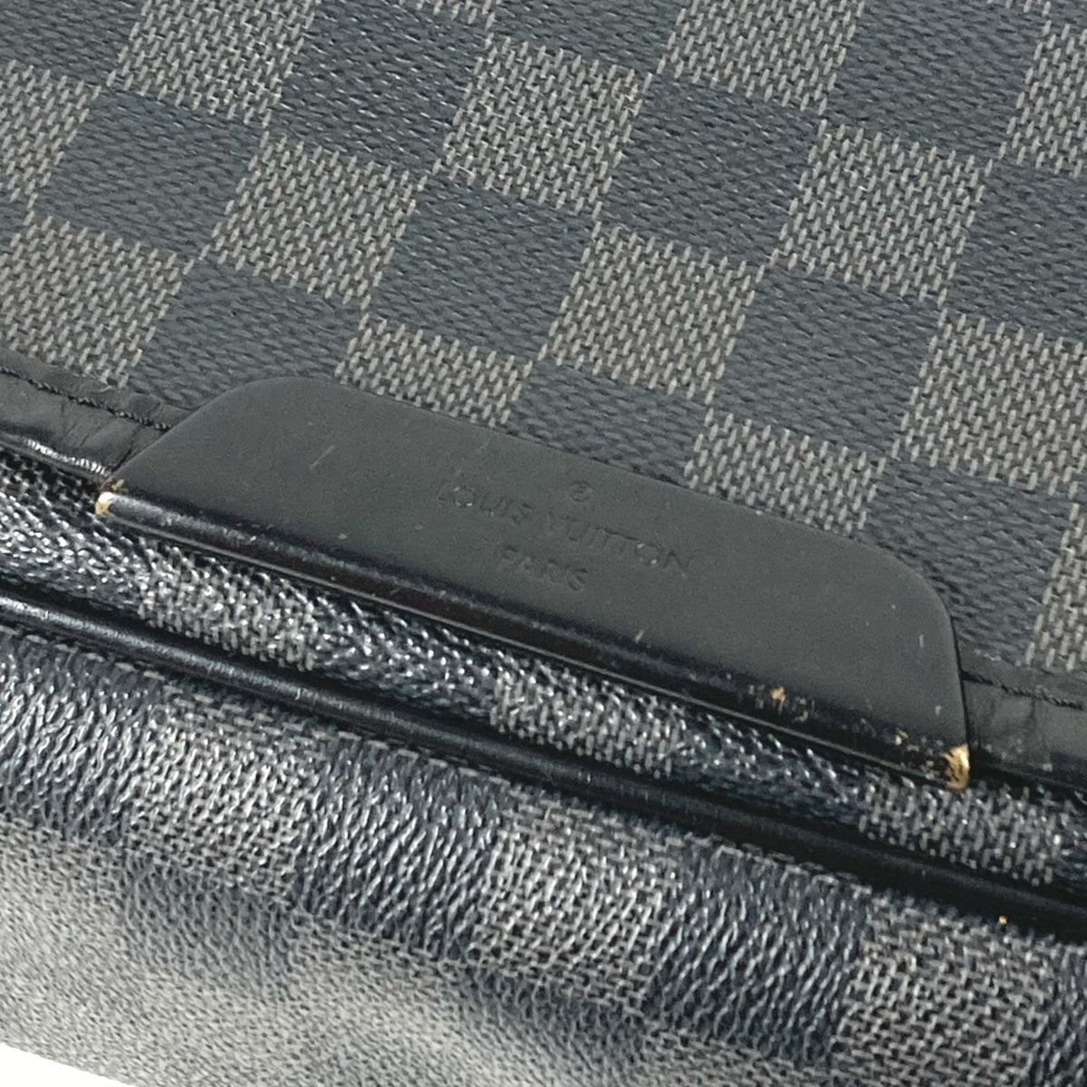 Louis Vuitton Black Damier Graphite Messenger Bag Shoulder Bag (Pre-Owned)