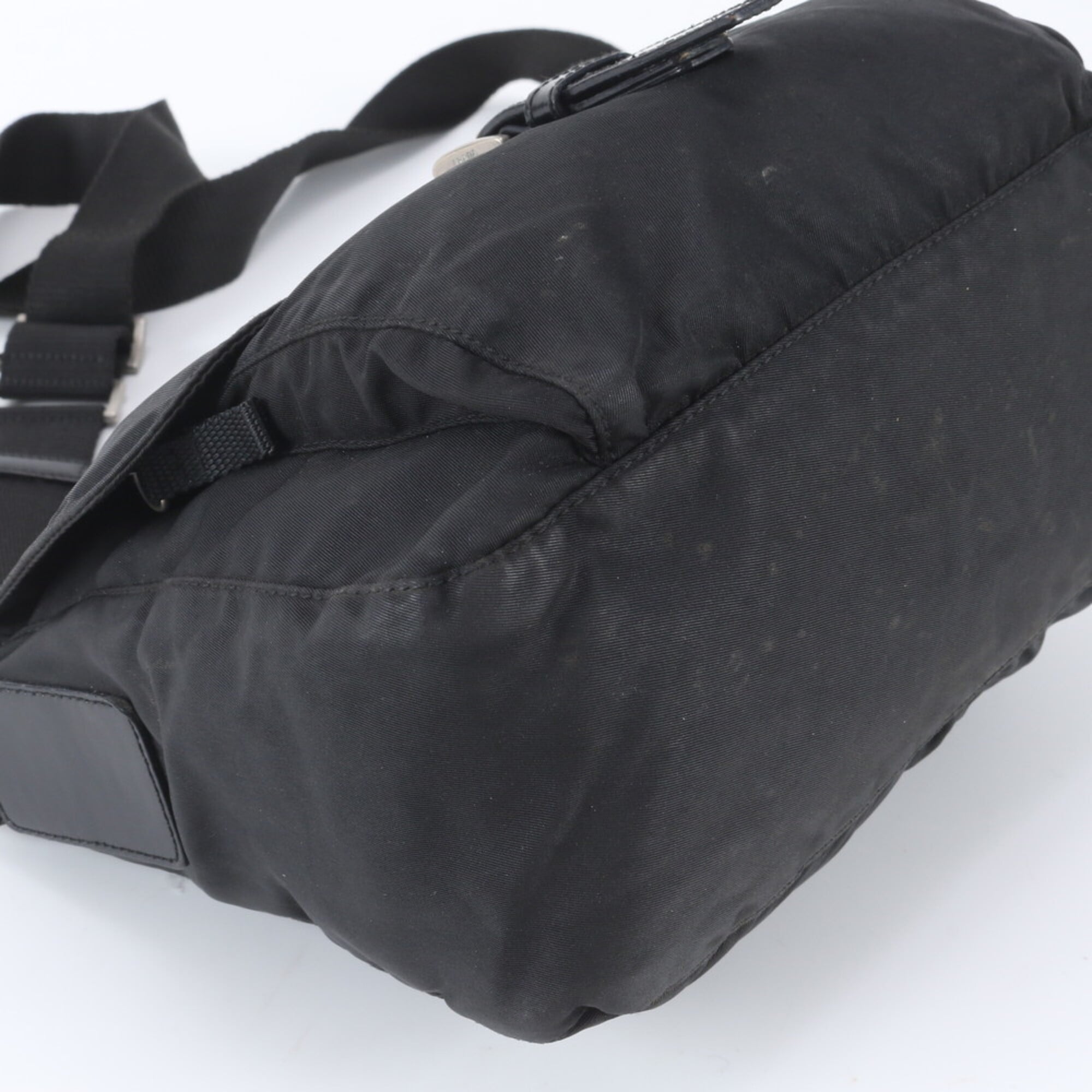 Prada Black Nylon Leather Messenger Bag Shoulder Bag (Pre-Owned)