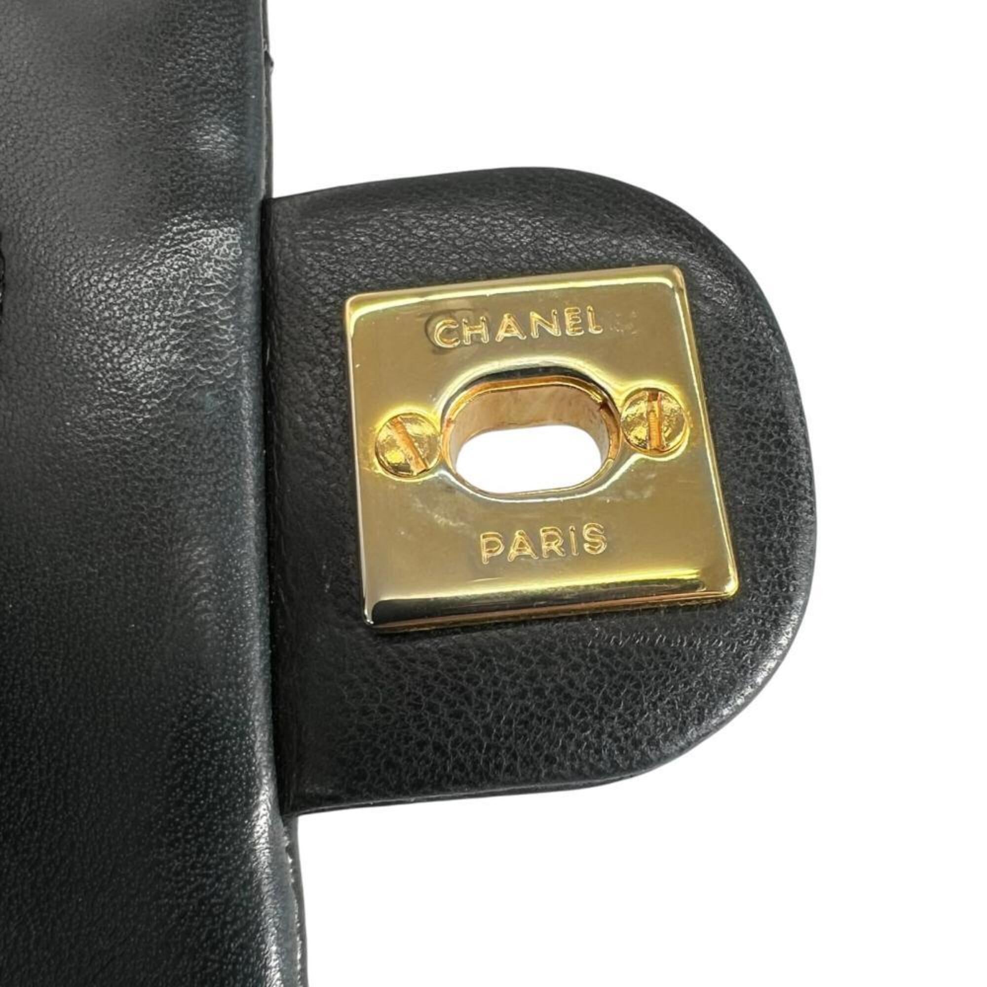 Chanel Black Leather Shoulder Bag (Pre-Owned)