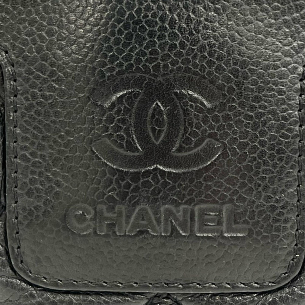 Chanel Black Leather Handbag (Pre-Owned)