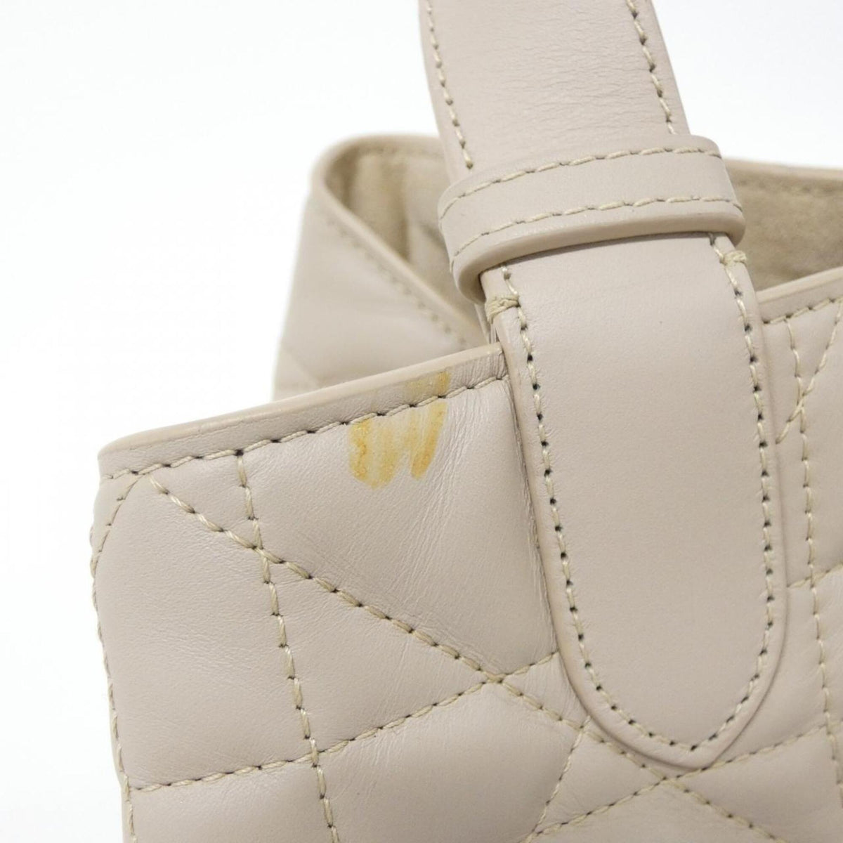 Christian Dior Beige Leather Handbag (Pre-Owned)