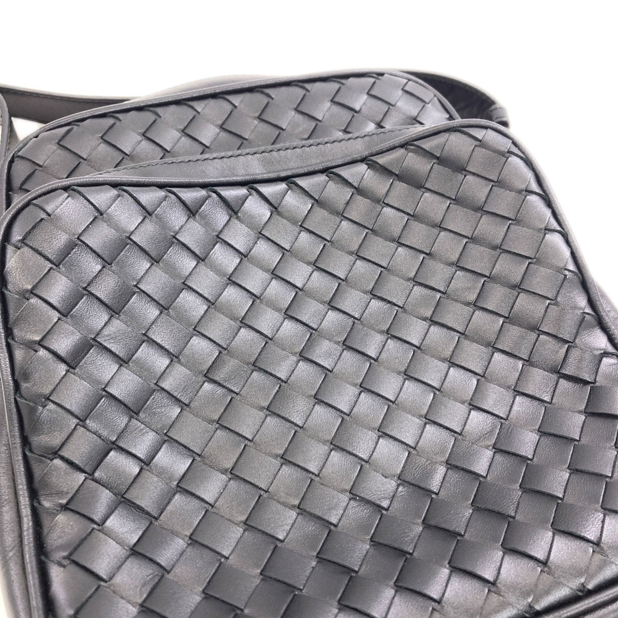 Bottega Veneta Black Leather Shoulder Bag (Pre-Owned)