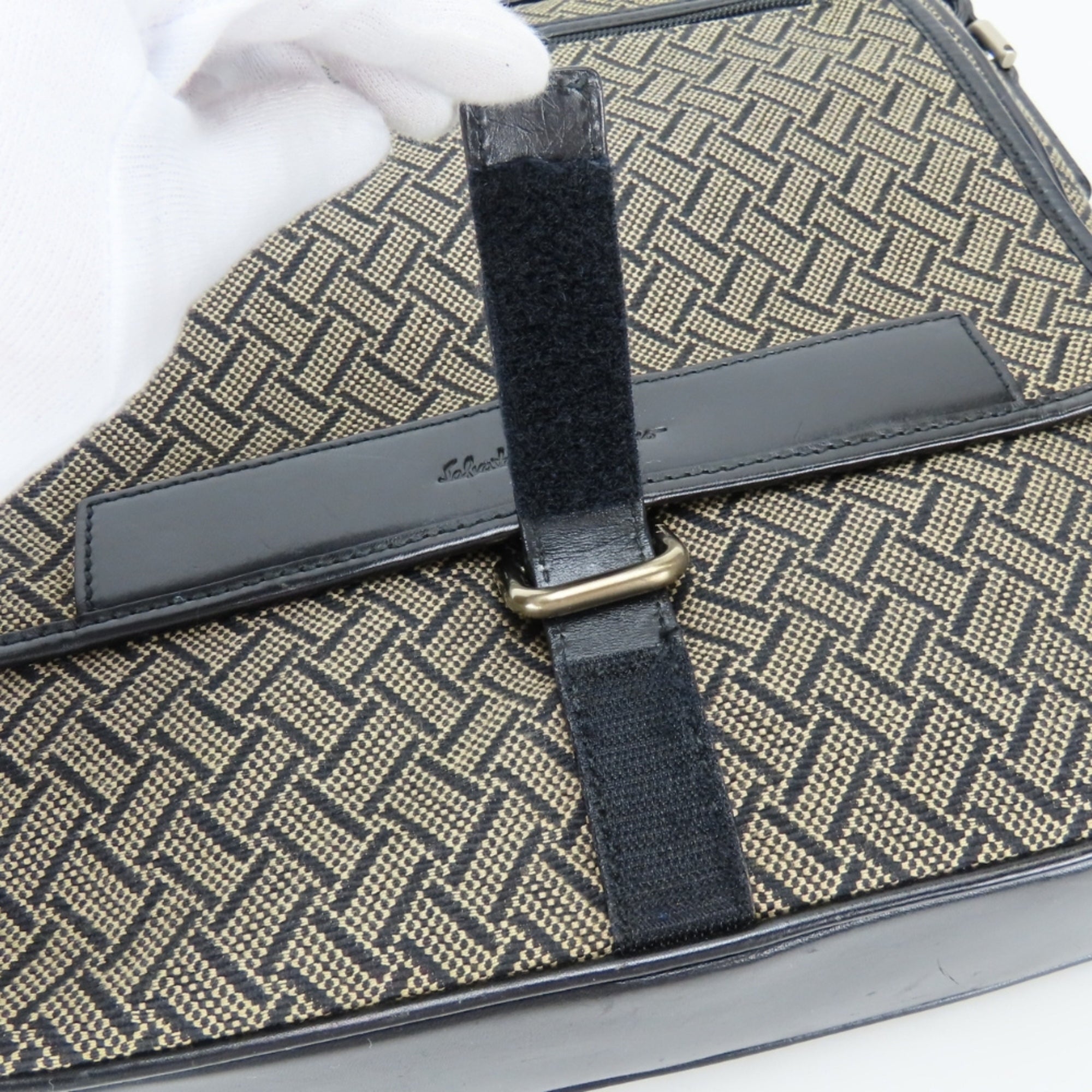Salvatore Ferragamo Beige Black Canvas Leather Shoulder Bag (Pre-Owned)