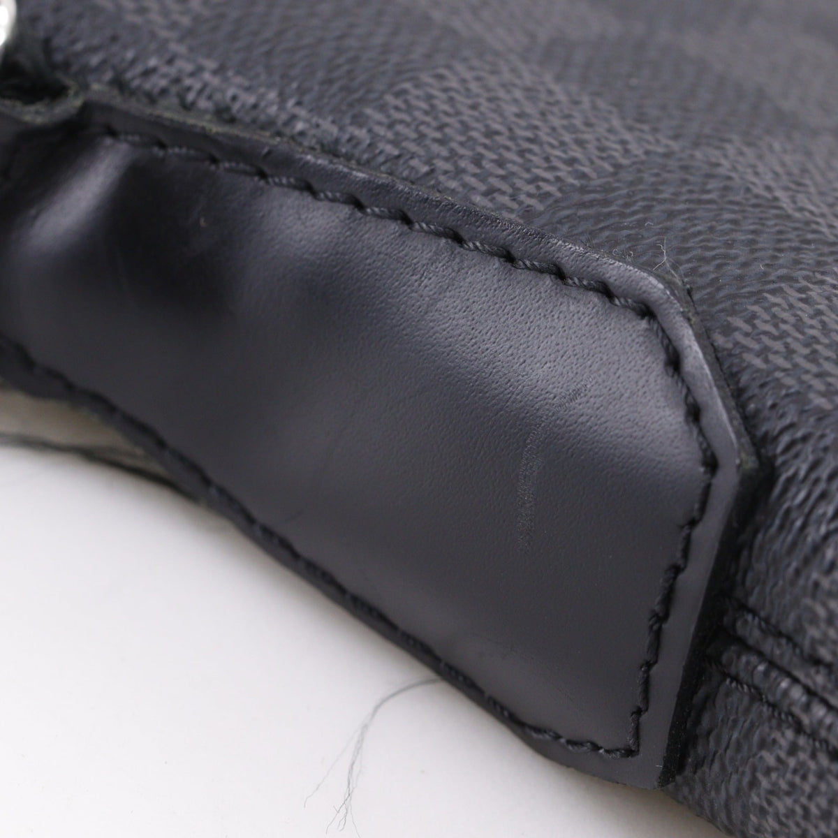 Louis Vuitton Damier Graphite Black Damier Graphite Shoulder Bag (Pre-Owned)