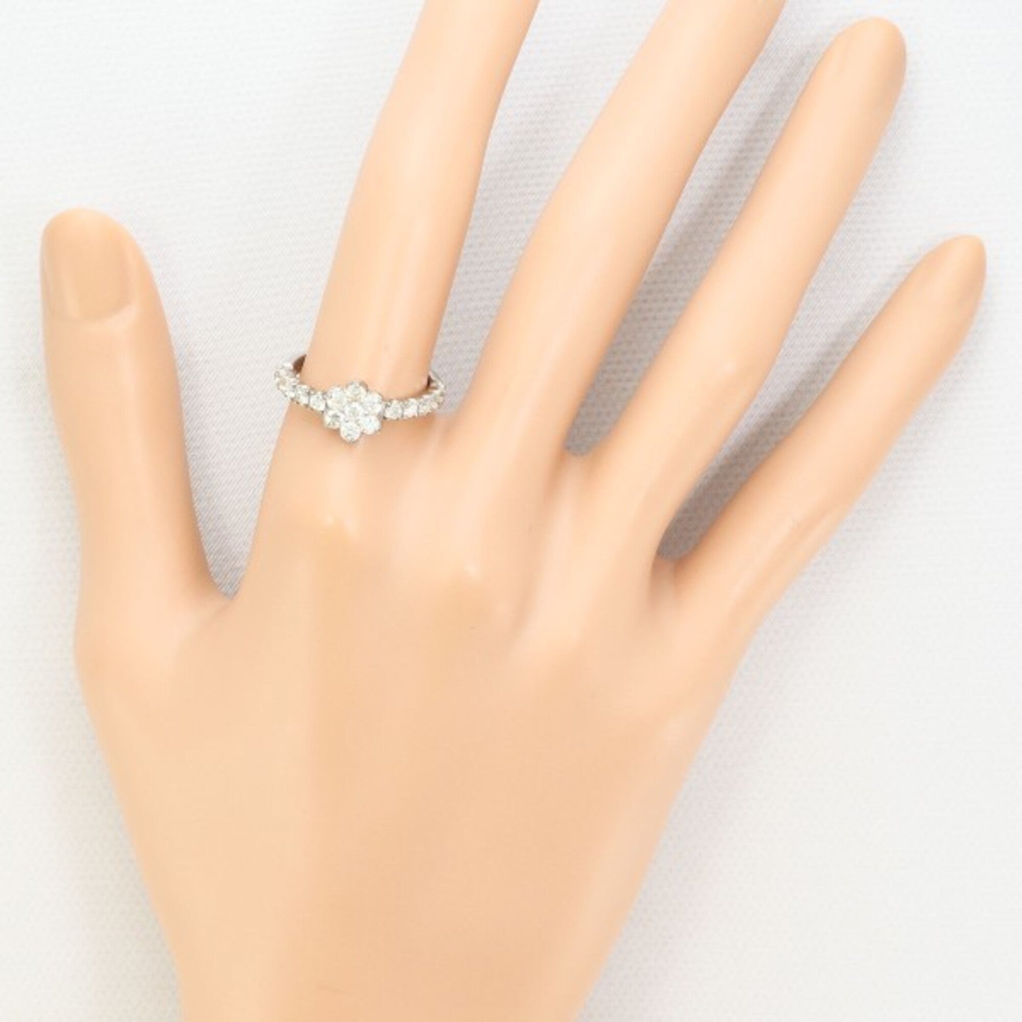 Unbranded White Gold White Gold (18K) Band Ring (Pre-Owned)