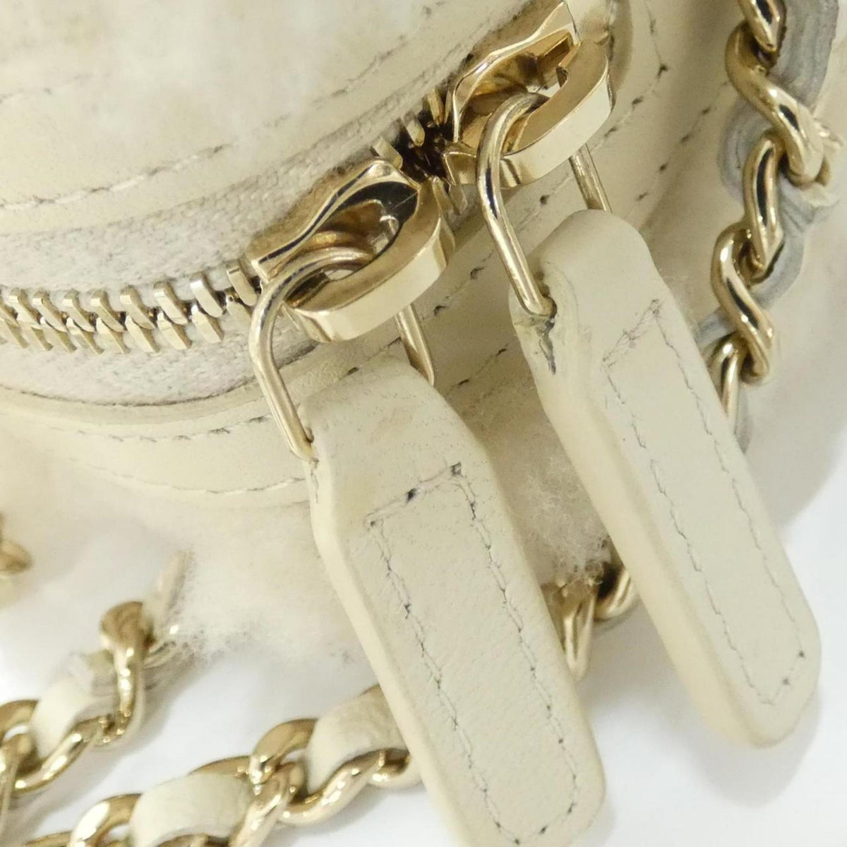 Chanel Ivory Handbag Shoulder Bag (Pre-Owned)
