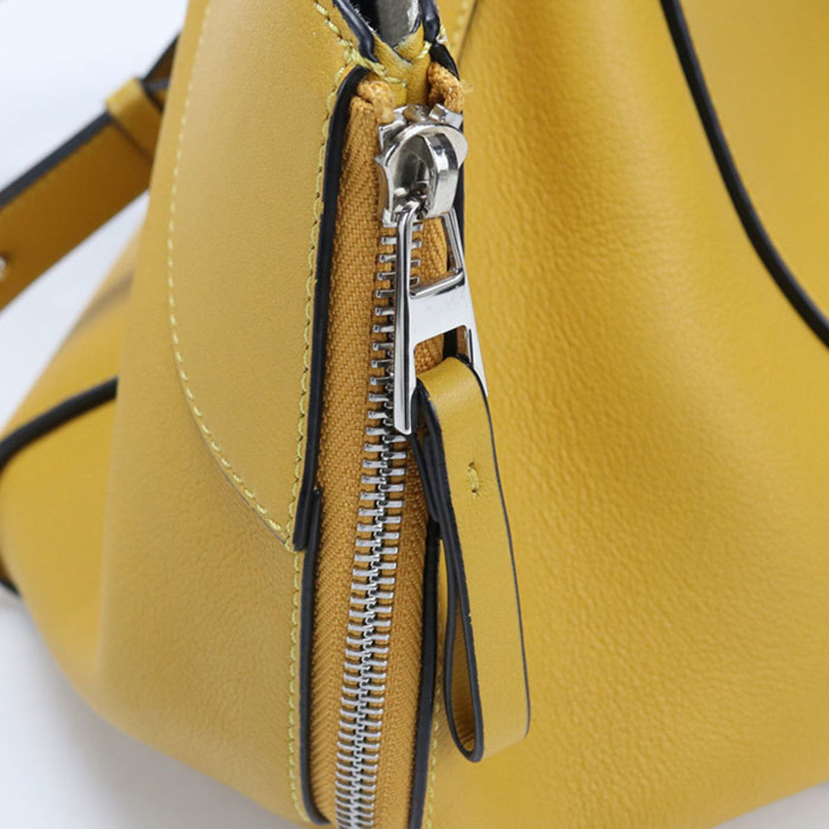 Loewe Yellow Leather Handbag (Pre-Owned)