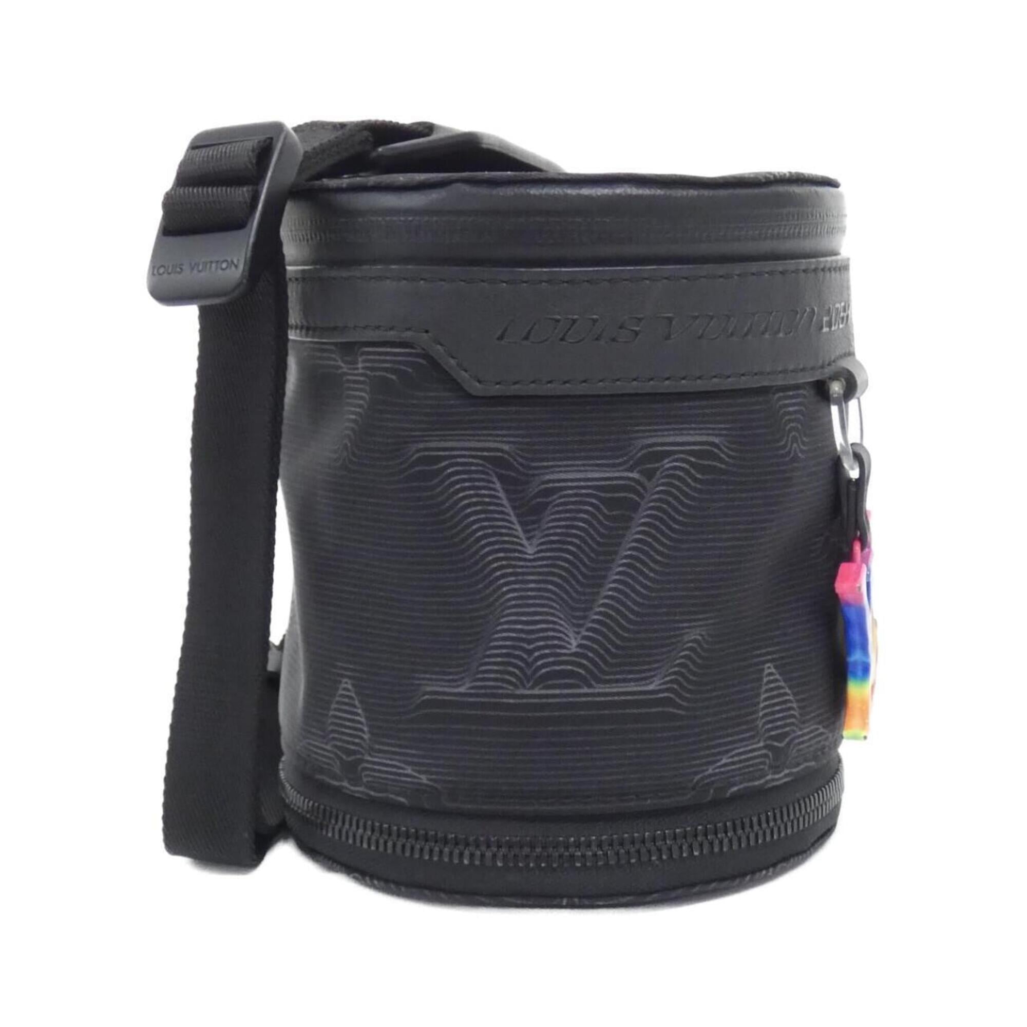 Louis Vuitton Black Nylon Shoulder Bag (Pre-Owned)