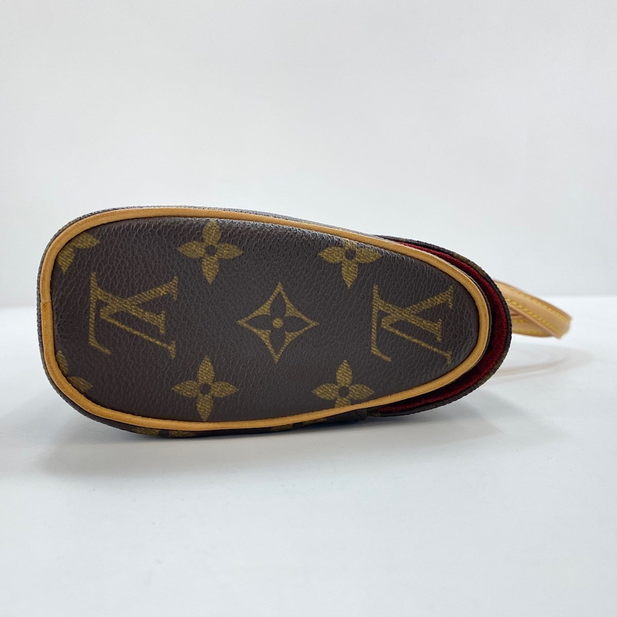 Louis Vuitton Brown Handbag (Pre-Owned)