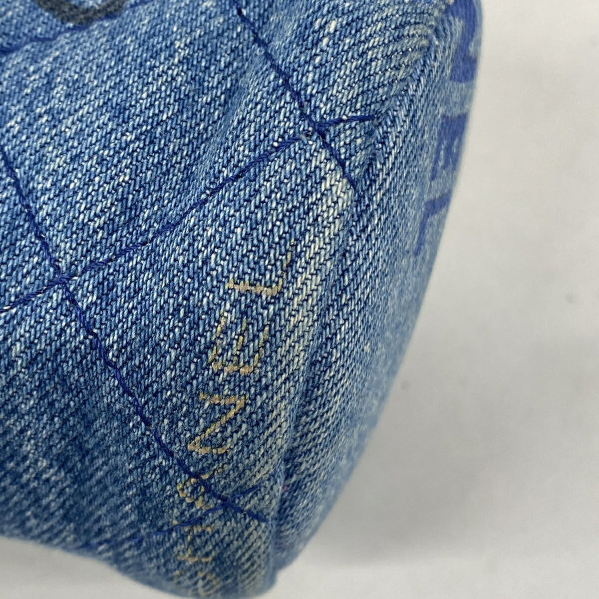 Chanel Blue Denim Shoulder Bag (Pre-Owned)