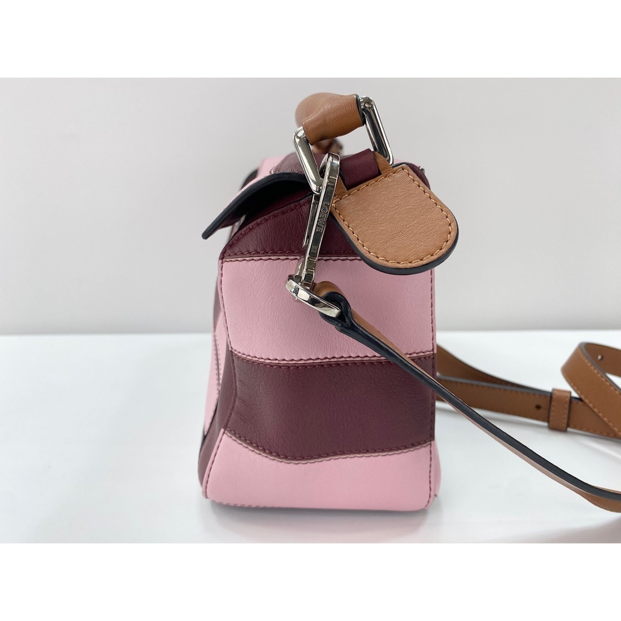 Loewe Pink Handbag (Pre-Owned)