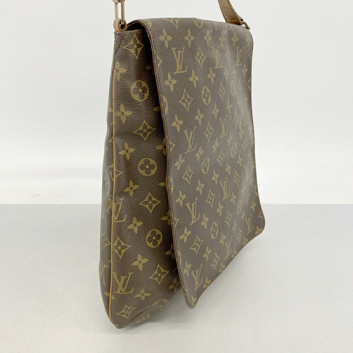 Louis Vuitton Brown Shoulder Bag (Pre-Owned)