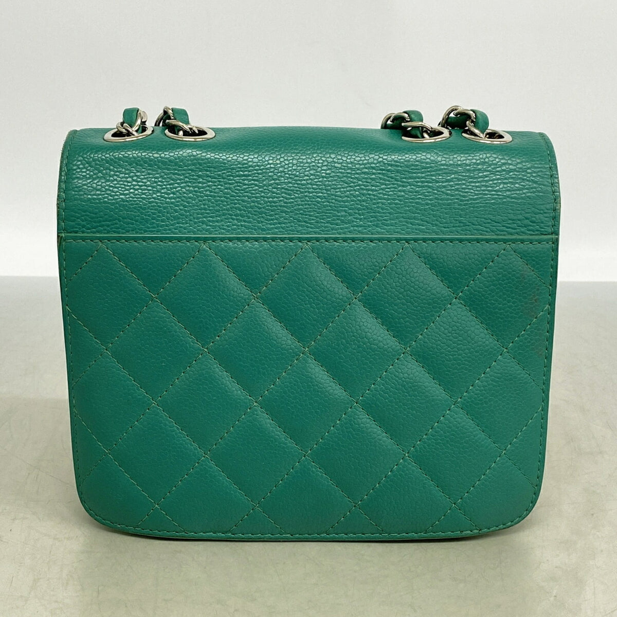 Chanel Green Grained Calfskin Shoulder Bag (Pre-Owned)
