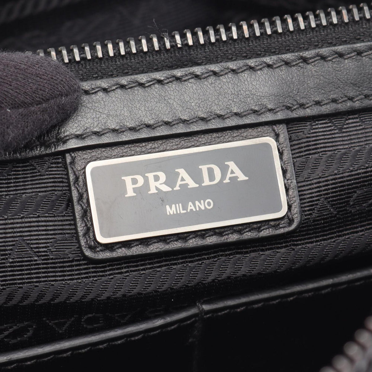 Prada Black Leather Handbag Shoulder Bag (Pre-Owned)